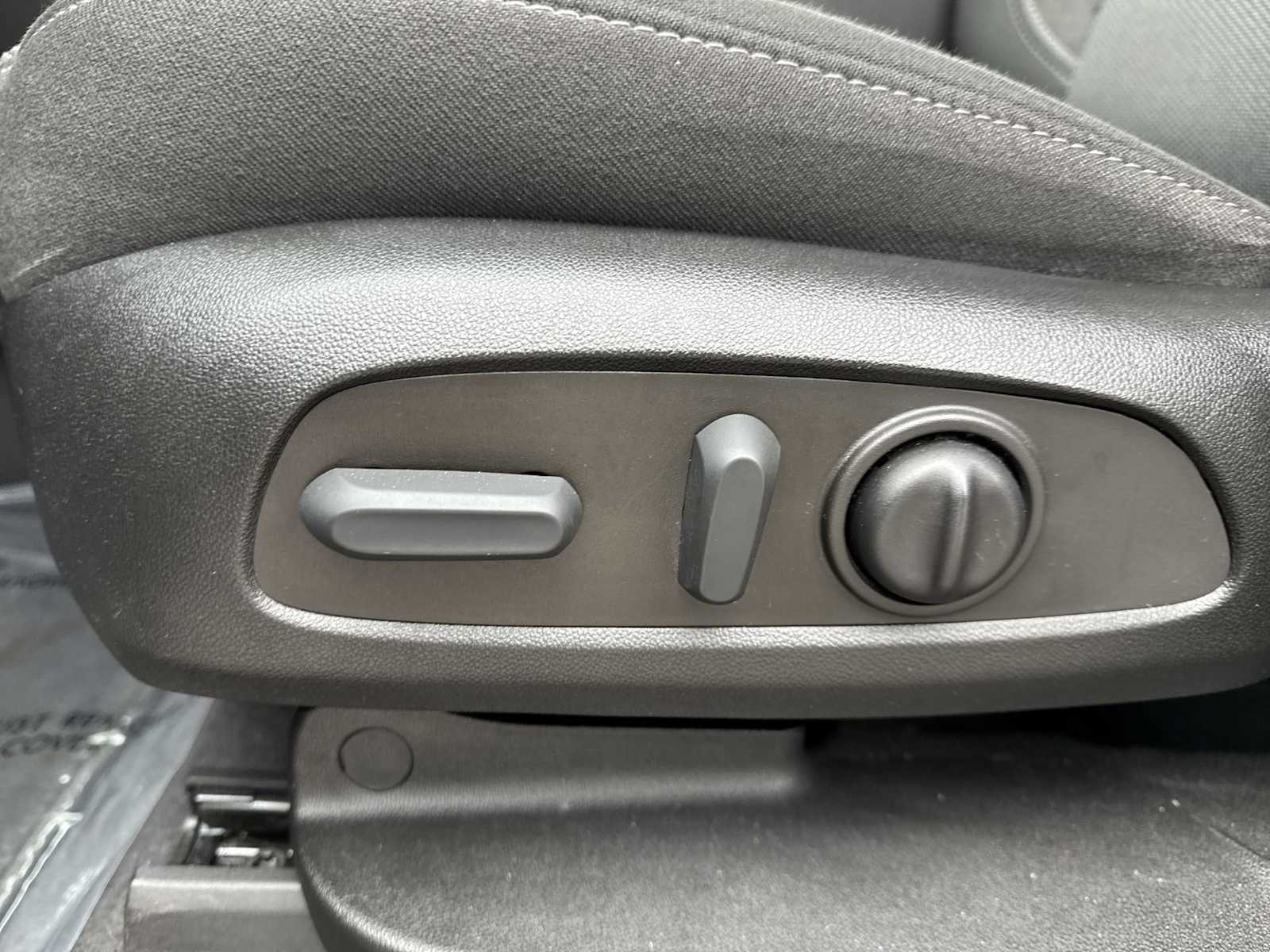 Thumbnail: 2022 Chevrolet Traverse - 17