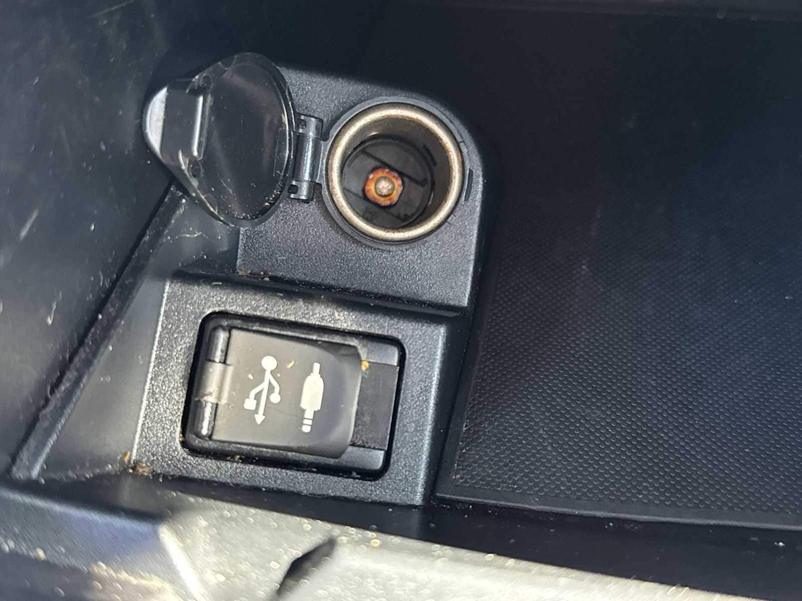 Thumbnail: 2015 Toyota Camry - 24