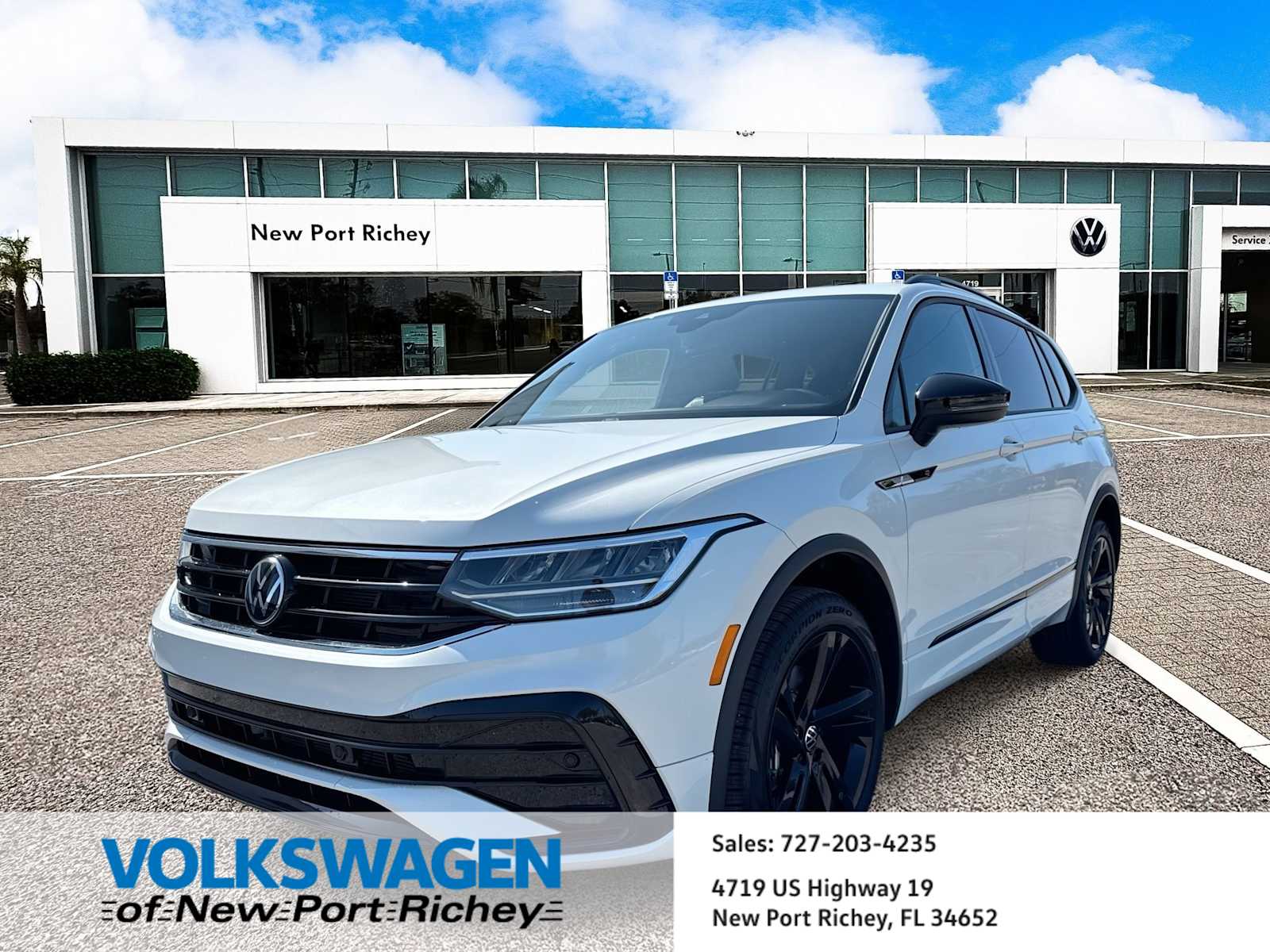 Thumbnail: 2023 Volkswagen Tiguan - 1