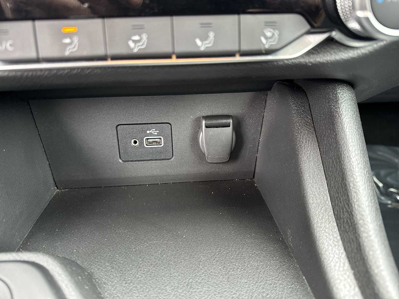 Thumbnail: 2023 Nissan Sentra - 28