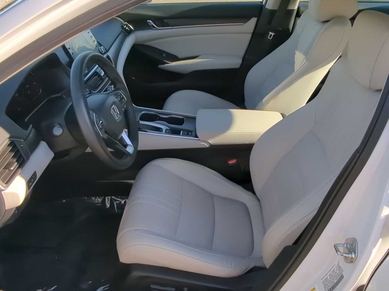 Thumbnail: 2018 Honda Accord - 17