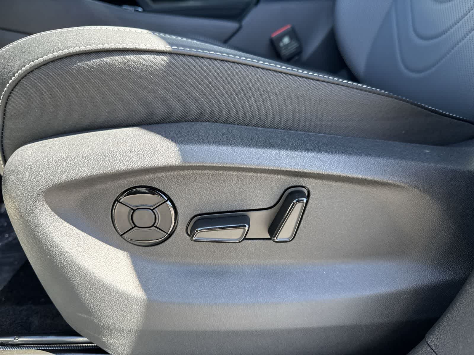 Thumbnail: 2026 Volkswagen Tiguan - 16