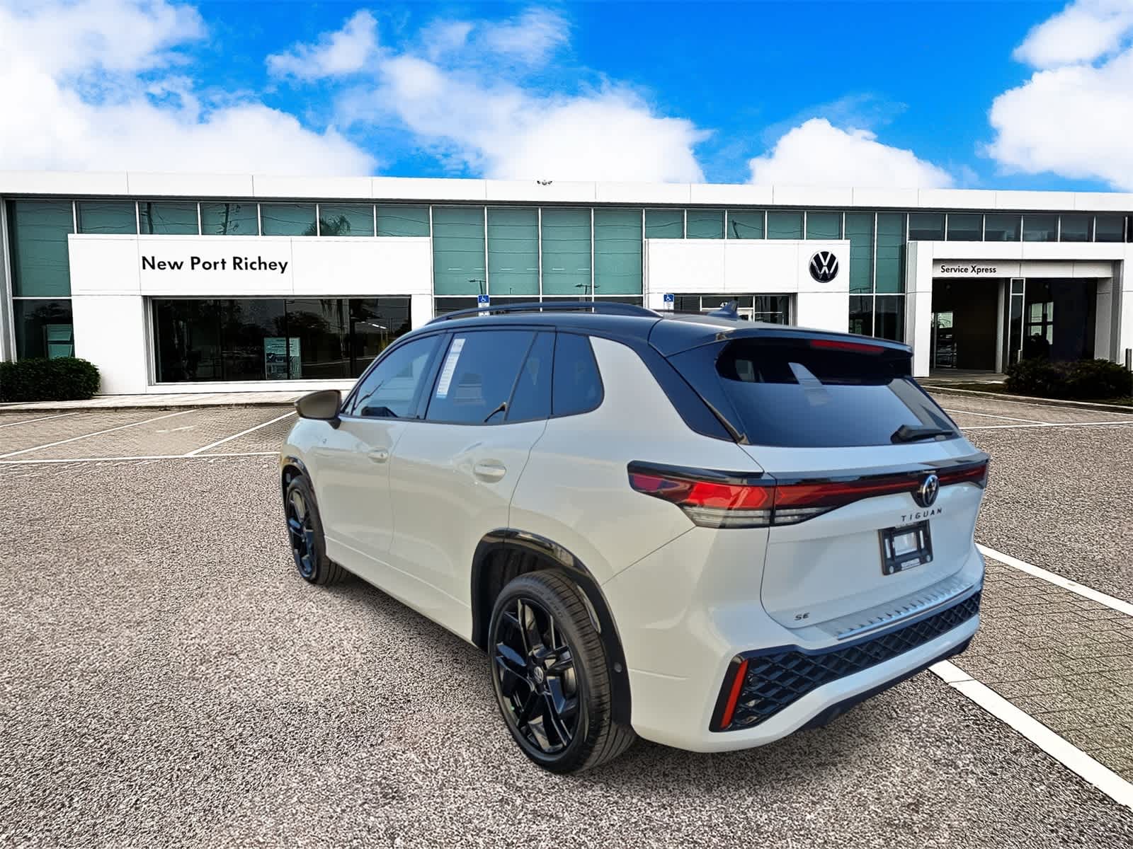 Thumbnail: 2025 Volkswagen Tiguan - 6