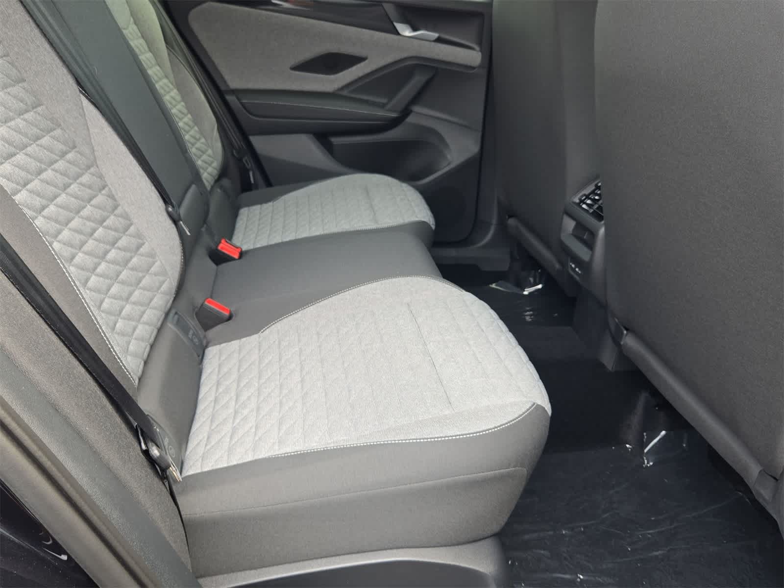 Thumbnail: 2025 Volkswagen Tiguan - 21