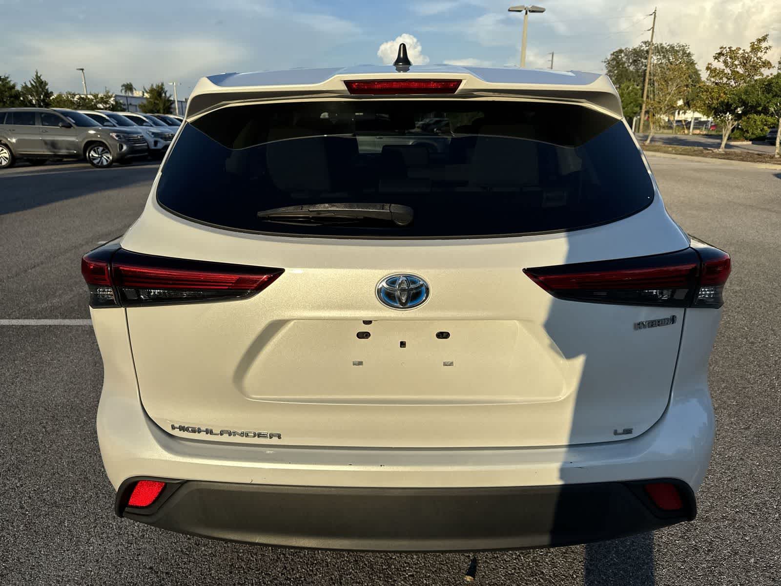 Thumbnail: 2022 Toyota Highlander - 12