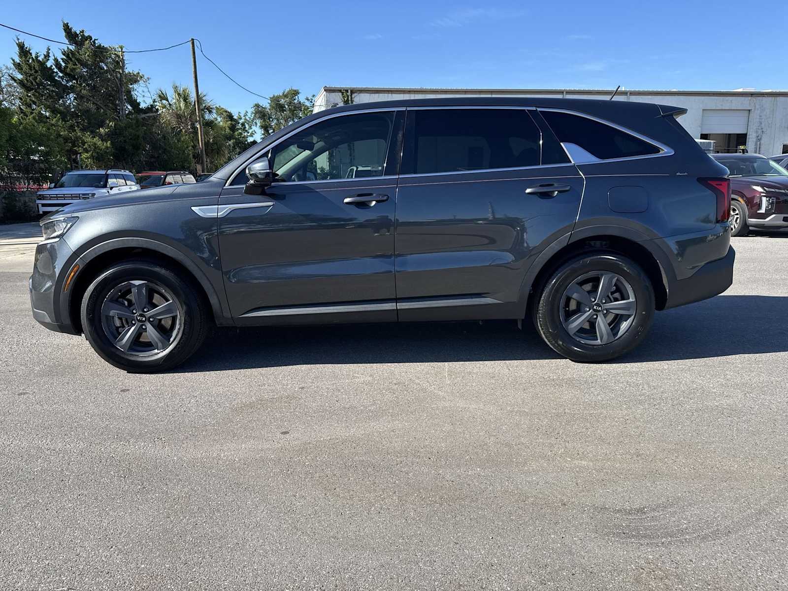 Thumbnail: 2021 Kia Sorento - 3