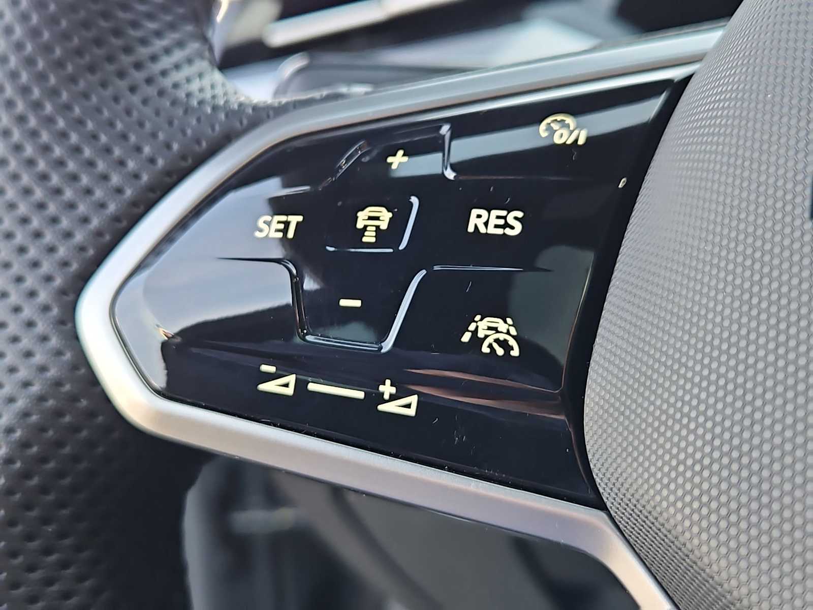 Thumbnail: 2022 Volkswagen Arteon - 24