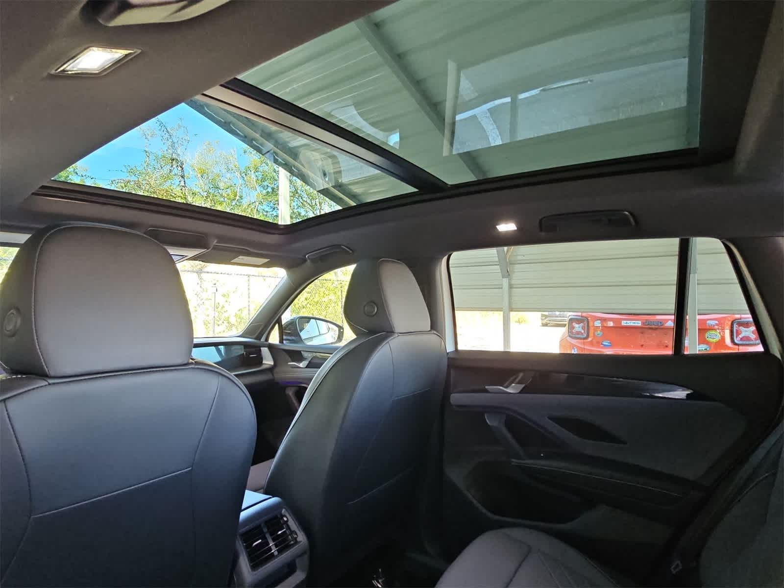 Thumbnail: 2025 Volkswagen Tiguan - 23