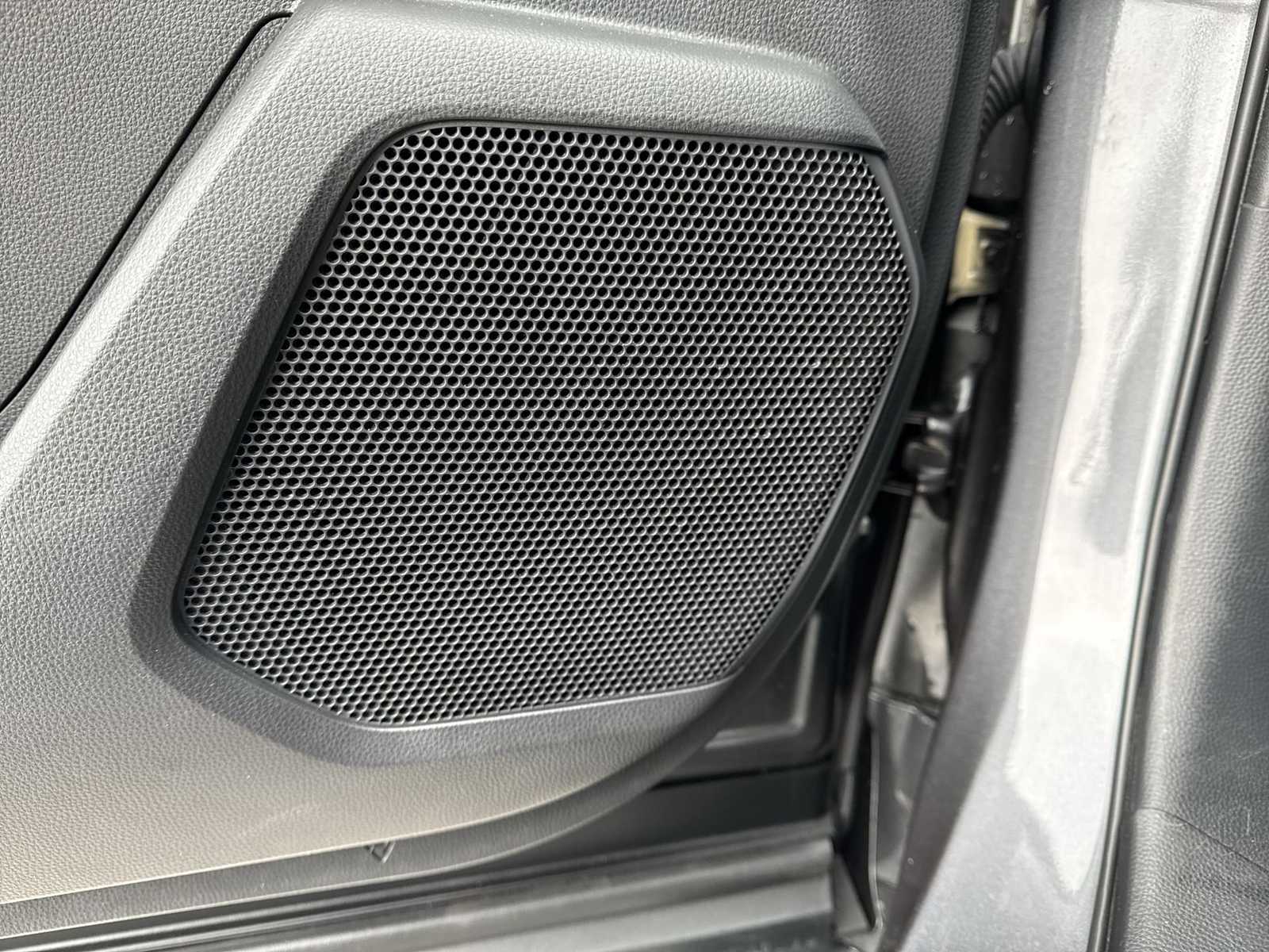 Thumbnail: 2023 Toyota Highlander - 29