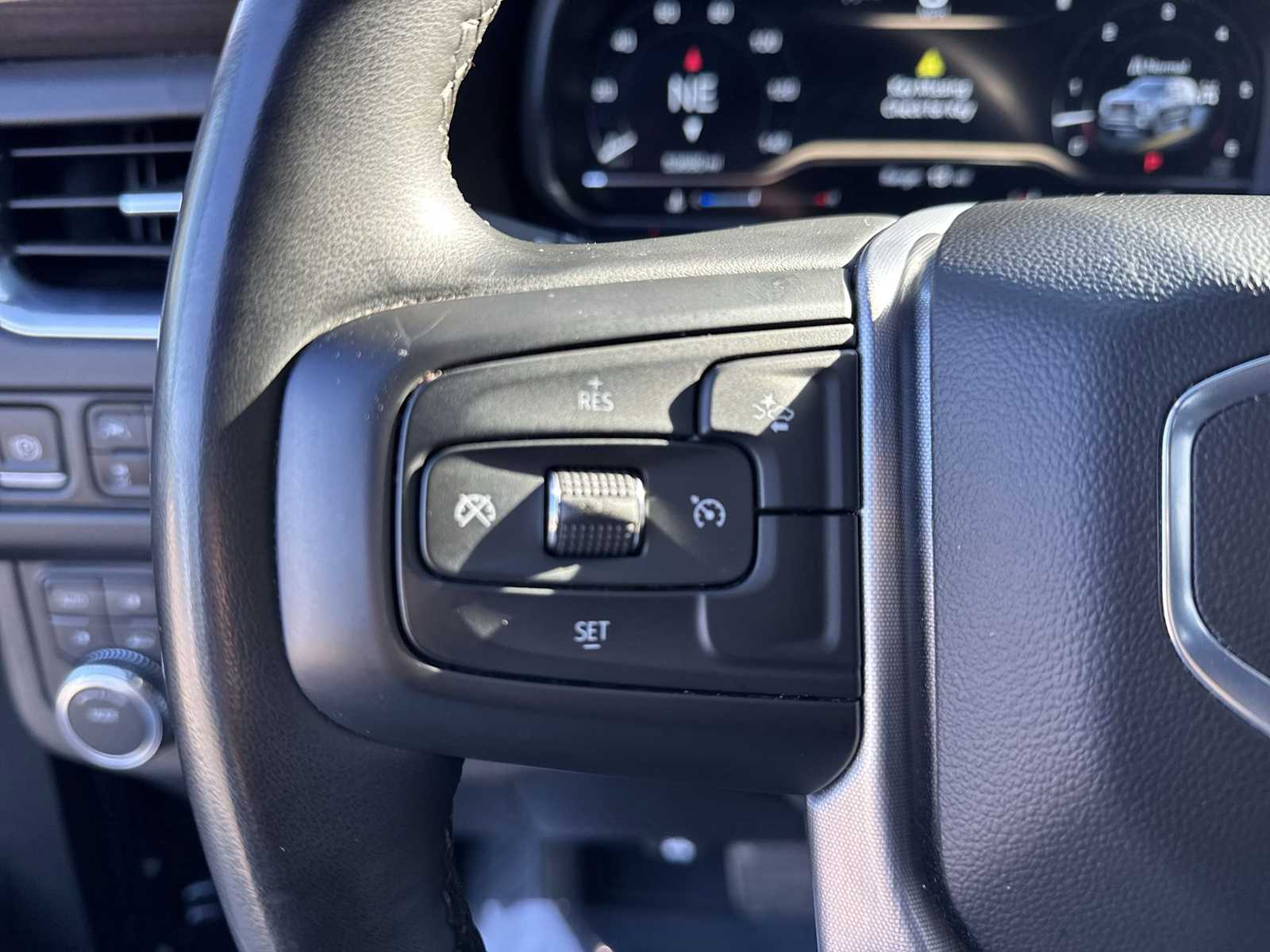 Thumbnail: 2024 GMC Yukon - 23