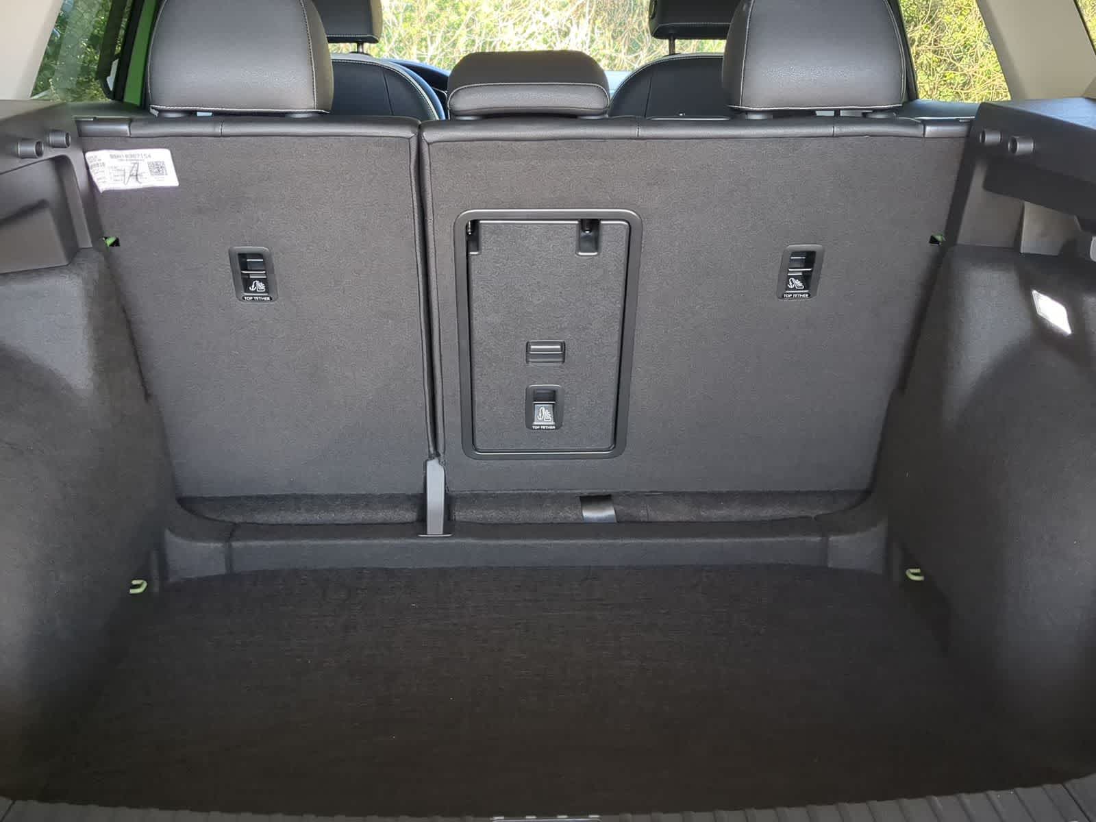 Thumbnail: 2025 Volkswagen Taos - 32