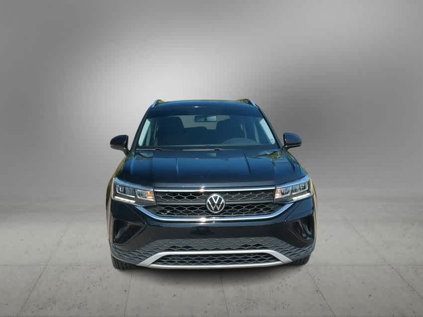 2022 Volkswagen Taos SE 3