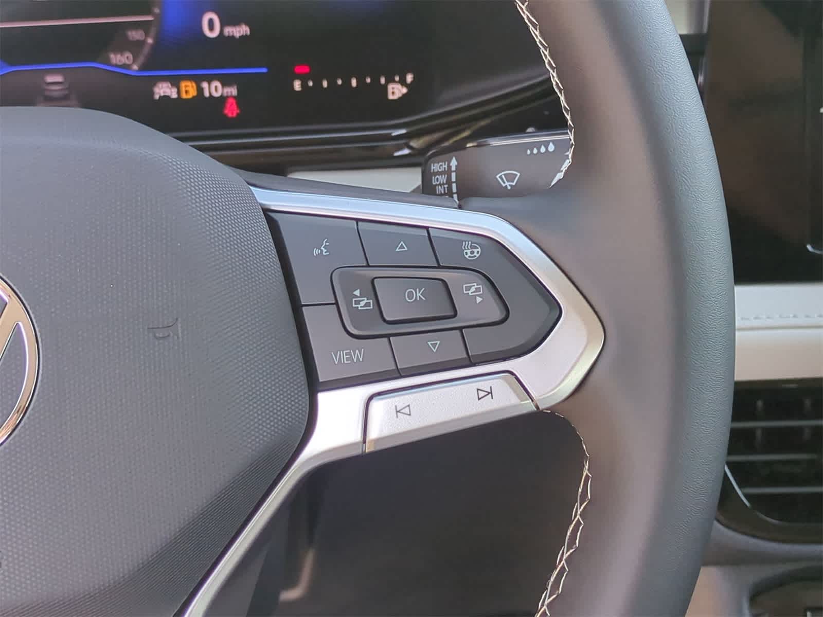 Thumbnail: 2025 Volkswagen Taos - 25