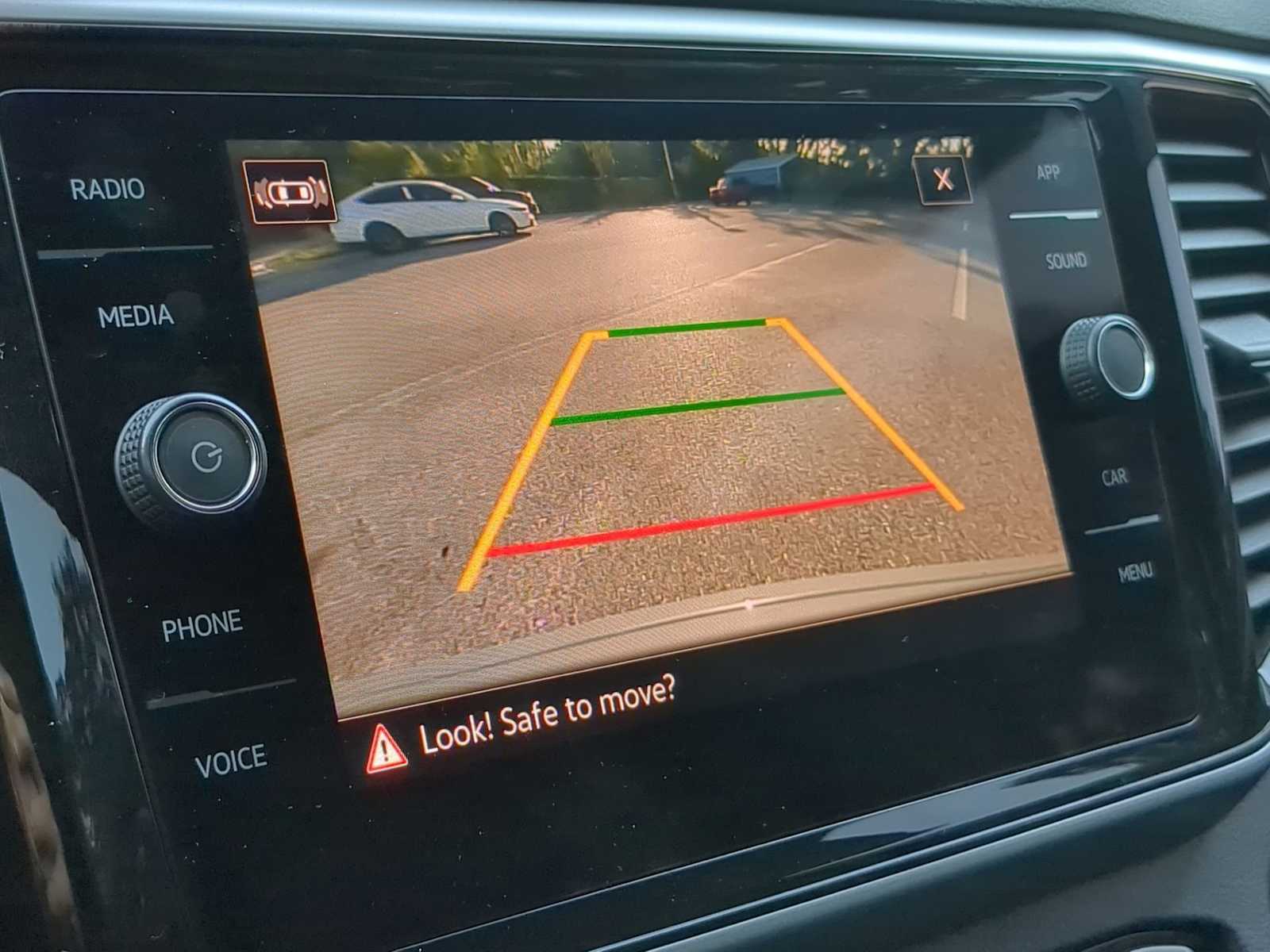 Thumbnail: 2022 Volkswagen Atlas - 30