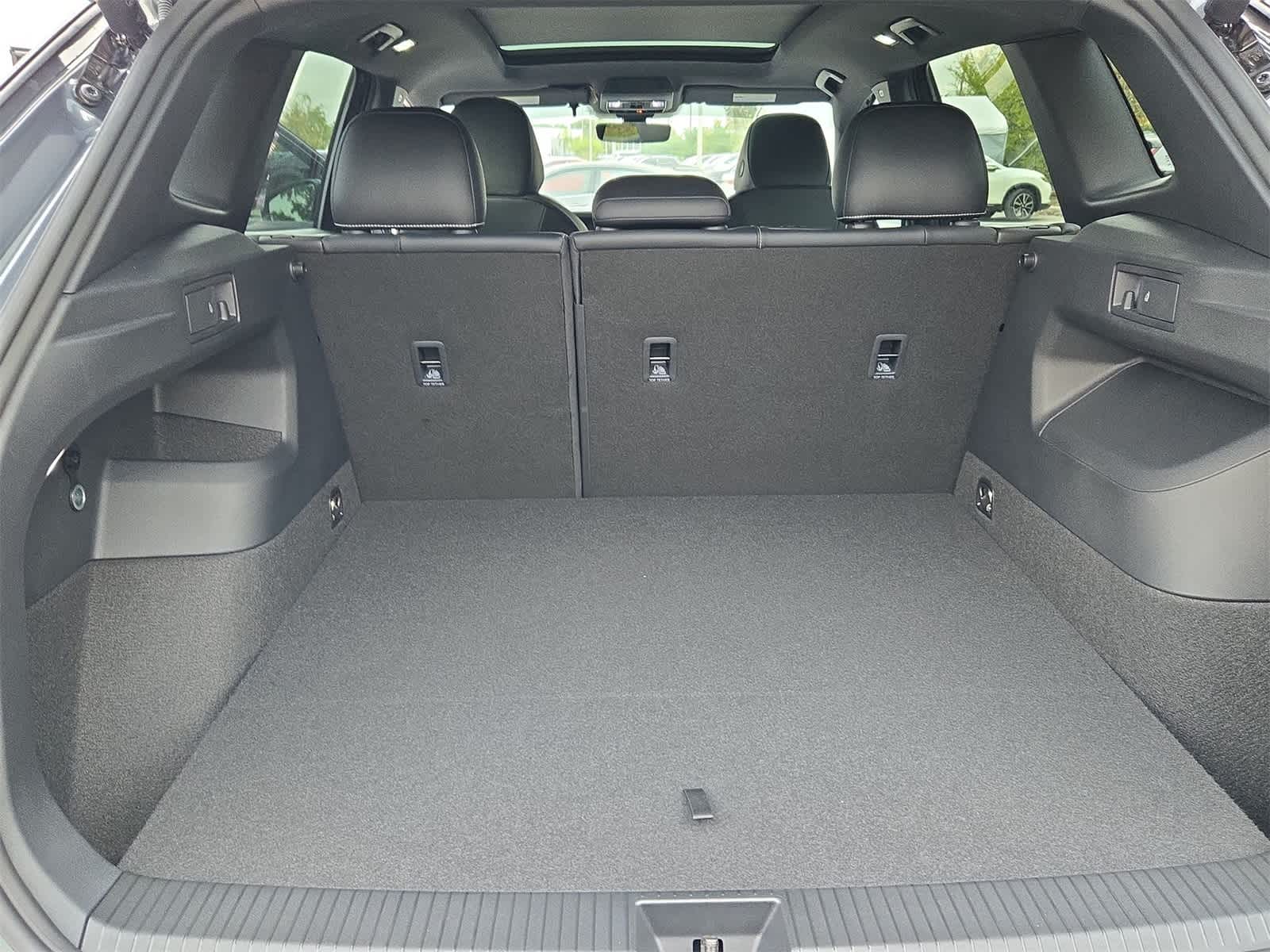 Thumbnail: 2025 Volkswagen Tiguan - 34