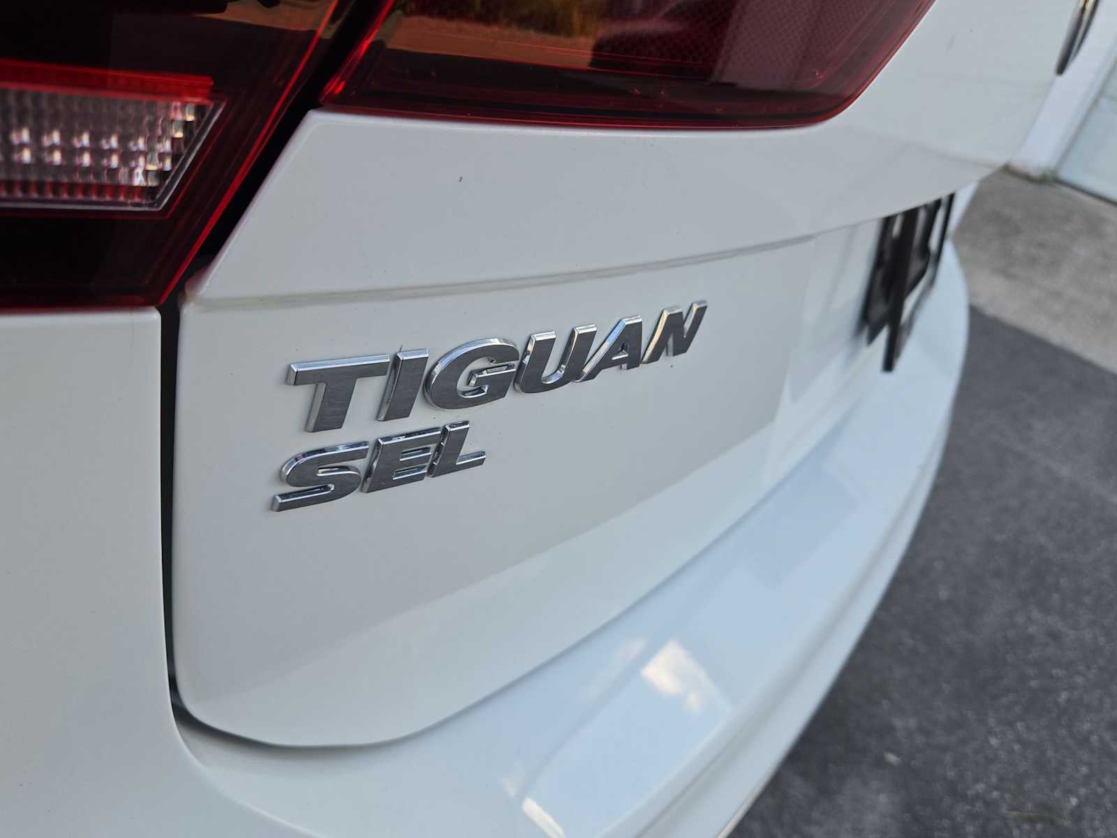 Thumbnail: 2021 Volkswagen Tiguan - 13