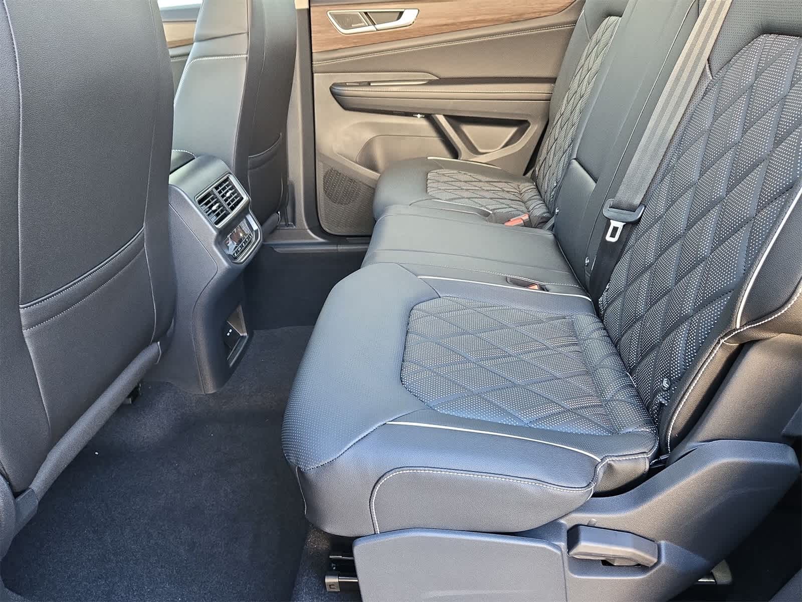 Thumbnail: 2026 Volkswagen Atlas - 20