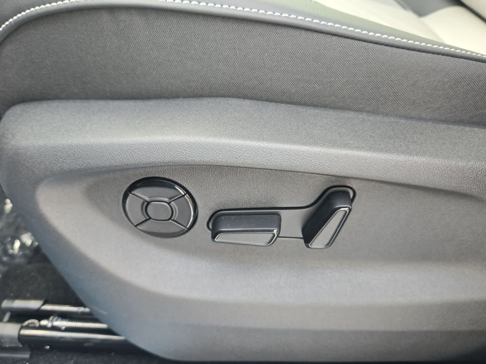 Thumbnail: 2026 Volkswagen Tiguan - 18