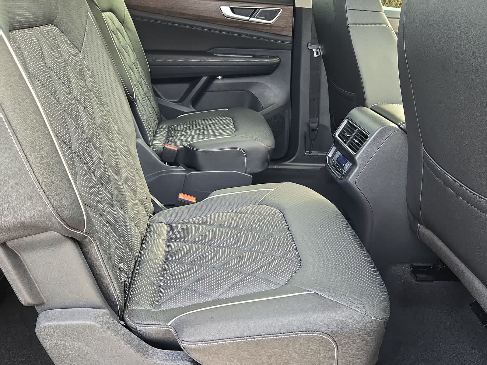 Thumbnail: 2026 Volkswagen Atlas - 28