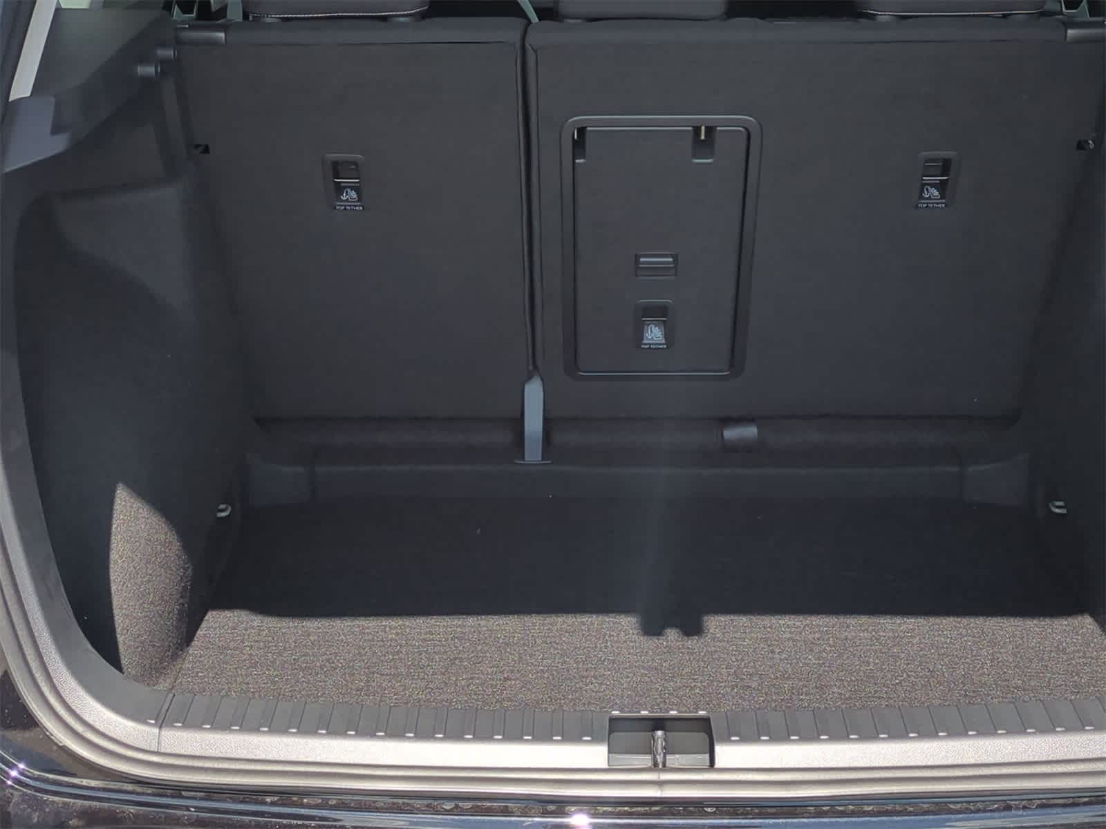 Thumbnail: 2025 Volkswagen Taos - 34