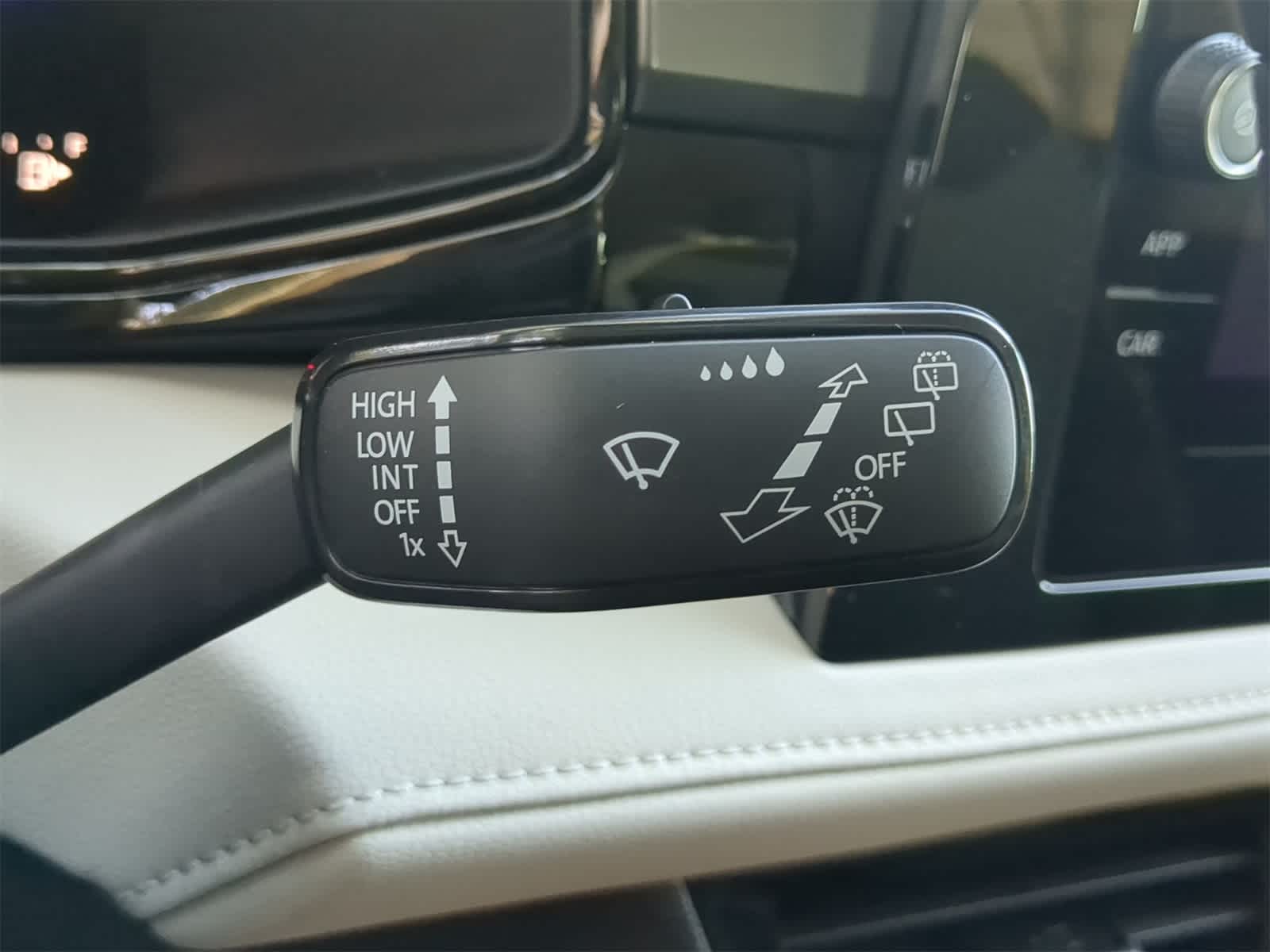 Thumbnail: 2025 Volkswagen Taos - 24