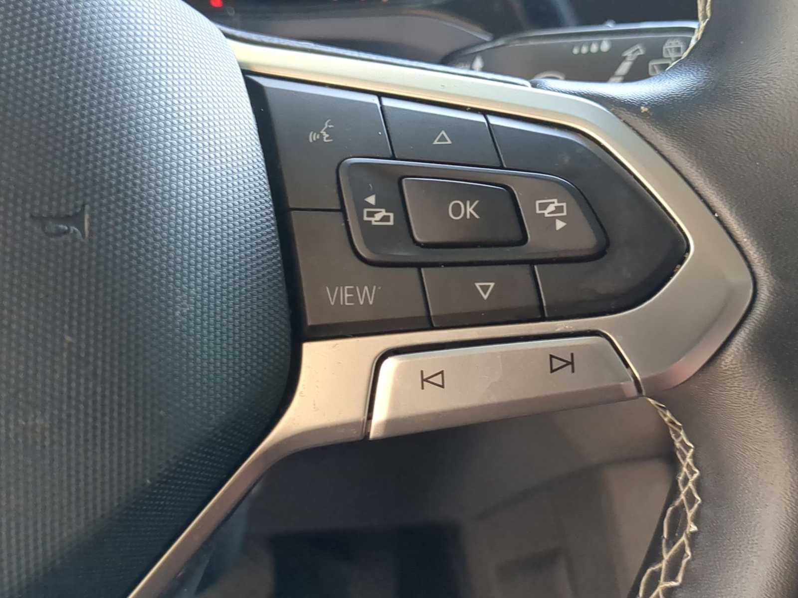 2022 Volkswagen Taos SE 23