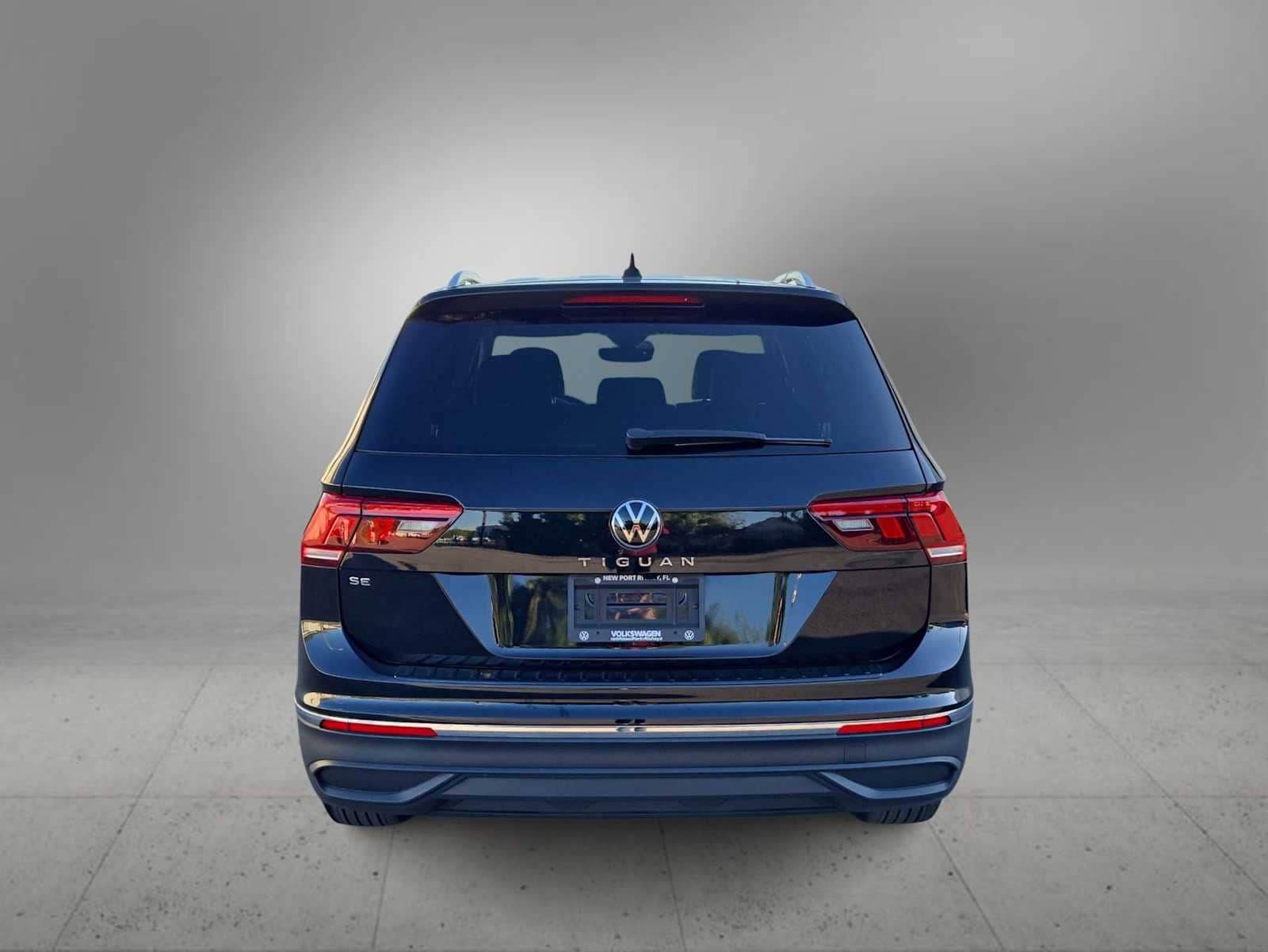 Thumbnail: 2023 Volkswagen Tiguan - 7