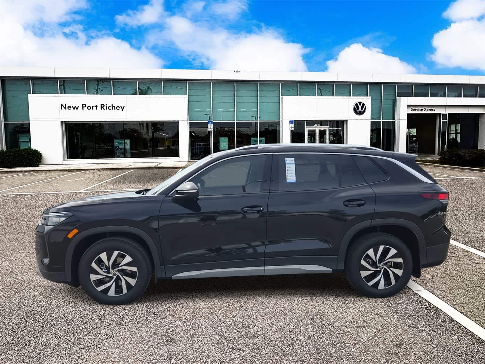 Thumbnail: 2025 Volkswagen Tiguan - 5