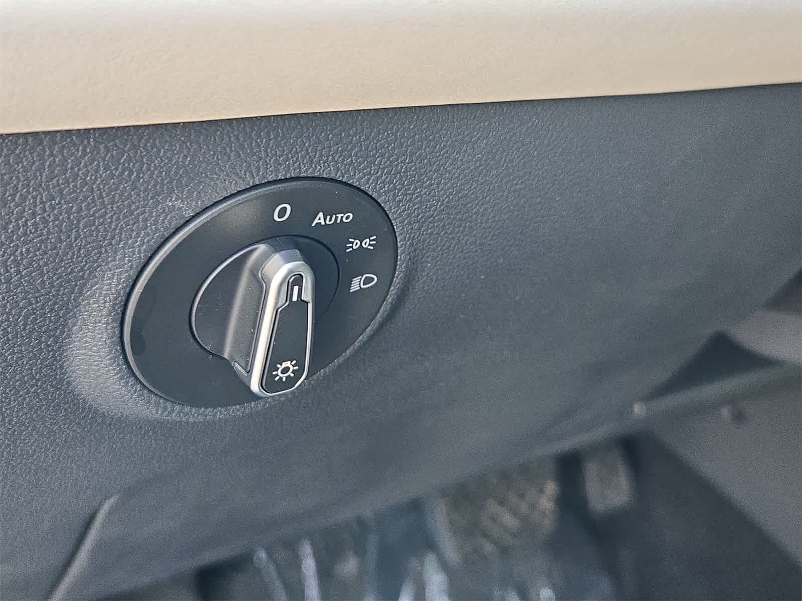 Thumbnail: 2025 Volkswagen Taos - 37