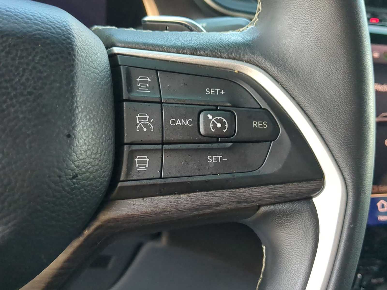 Thumbnail: 2022 Jeep Grand Cherokee - 25