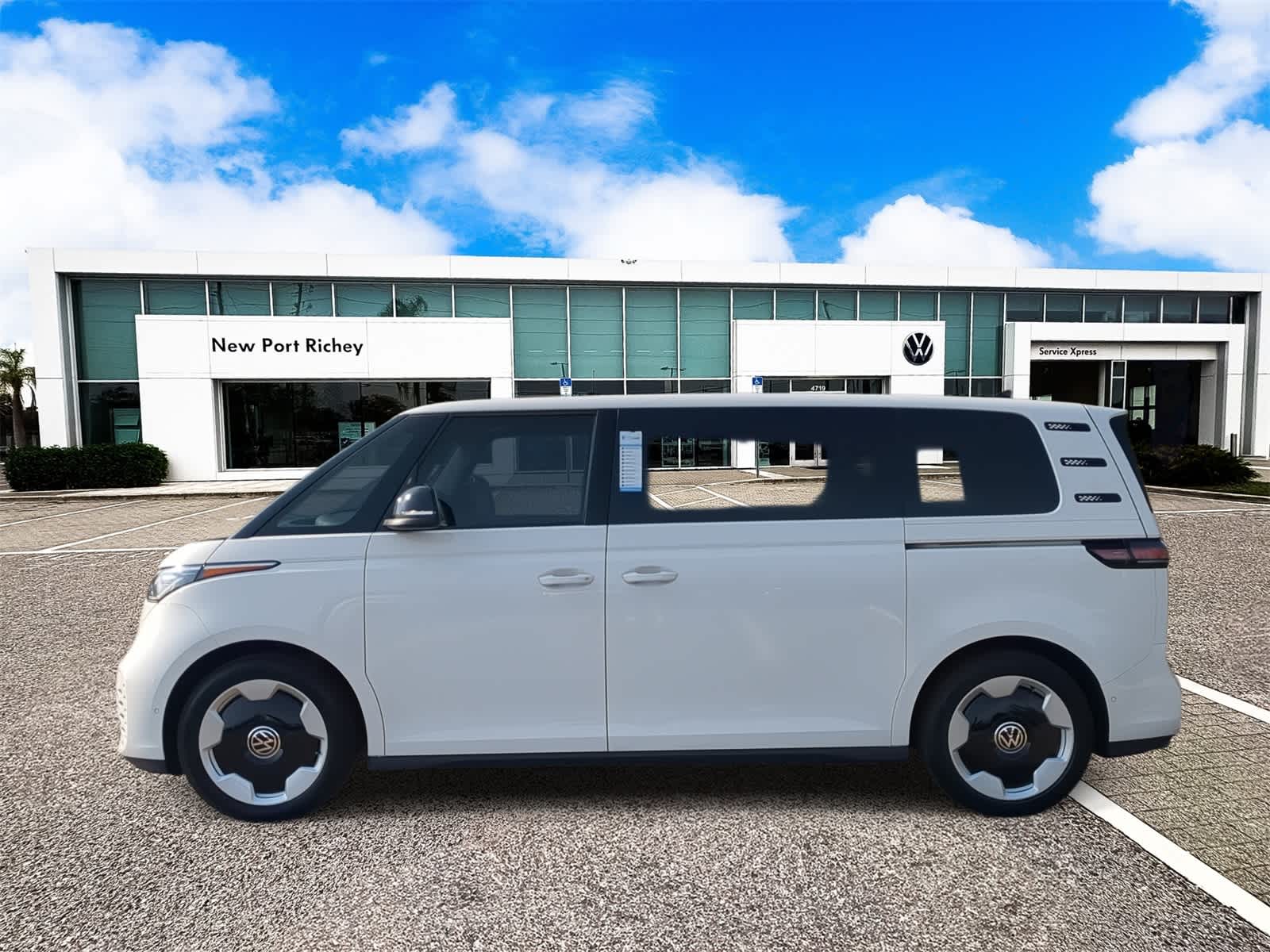 Thumbnail: 2025 Volkswagen ID.Buzz - 5