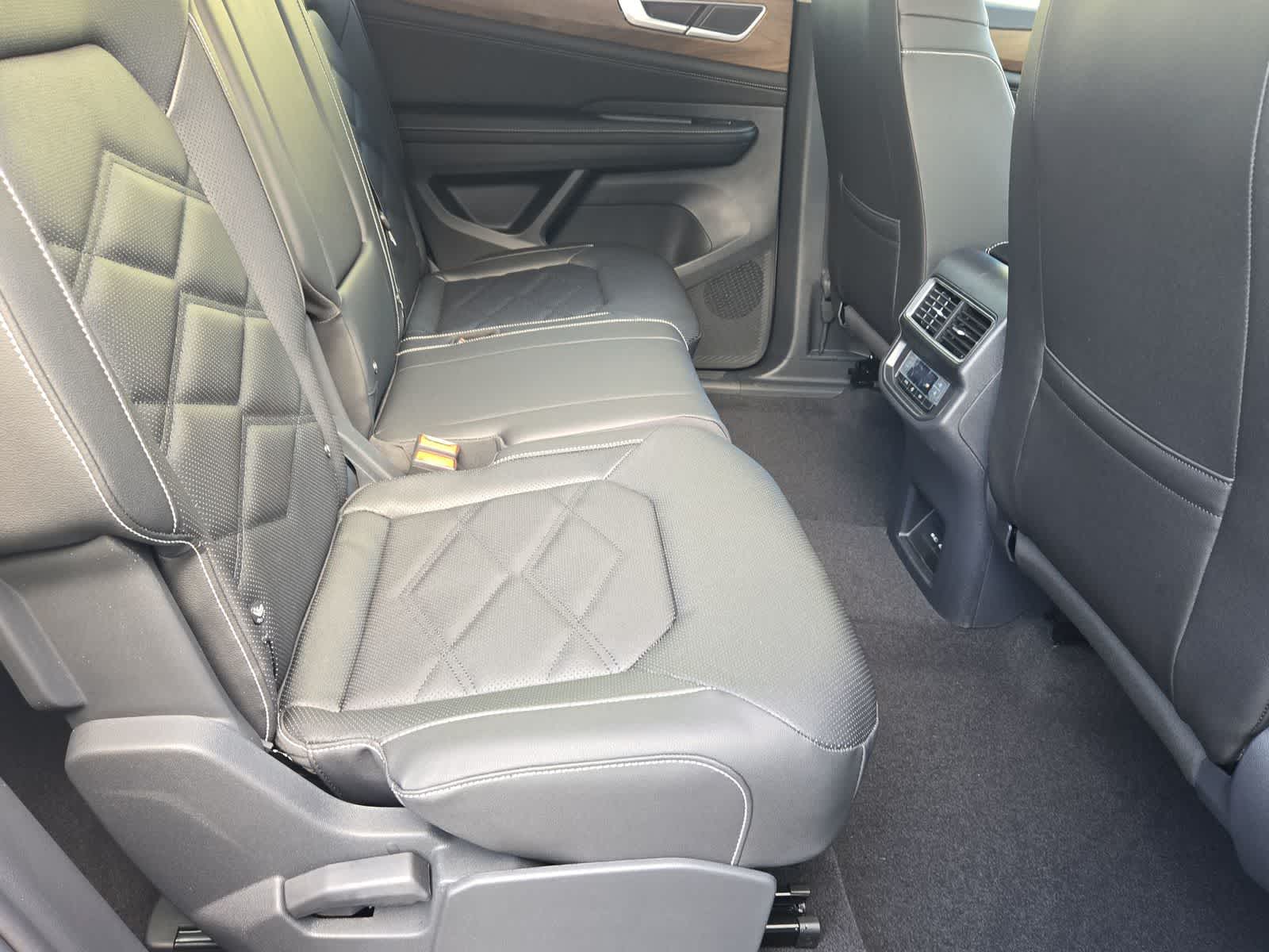 Thumbnail: 2026 Volkswagen Atlas - 27