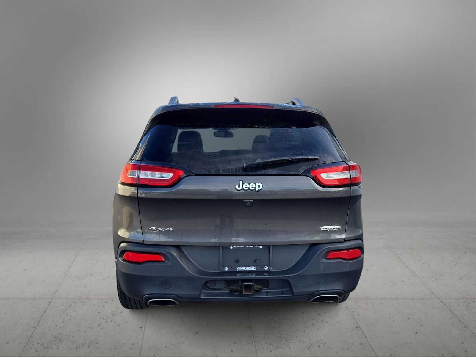 Thumbnail: 2017 Jeep Cherokee - 7
