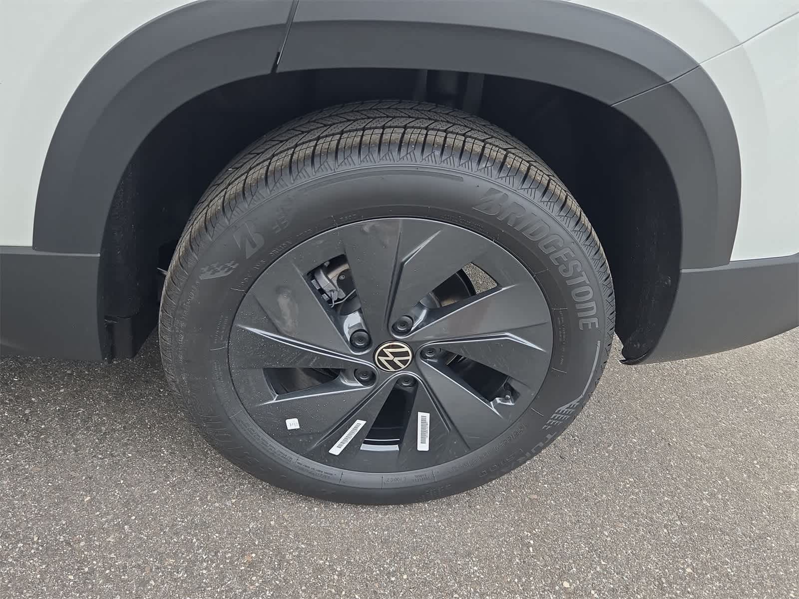 Thumbnail: 2025 Volkswagen Taos - 14