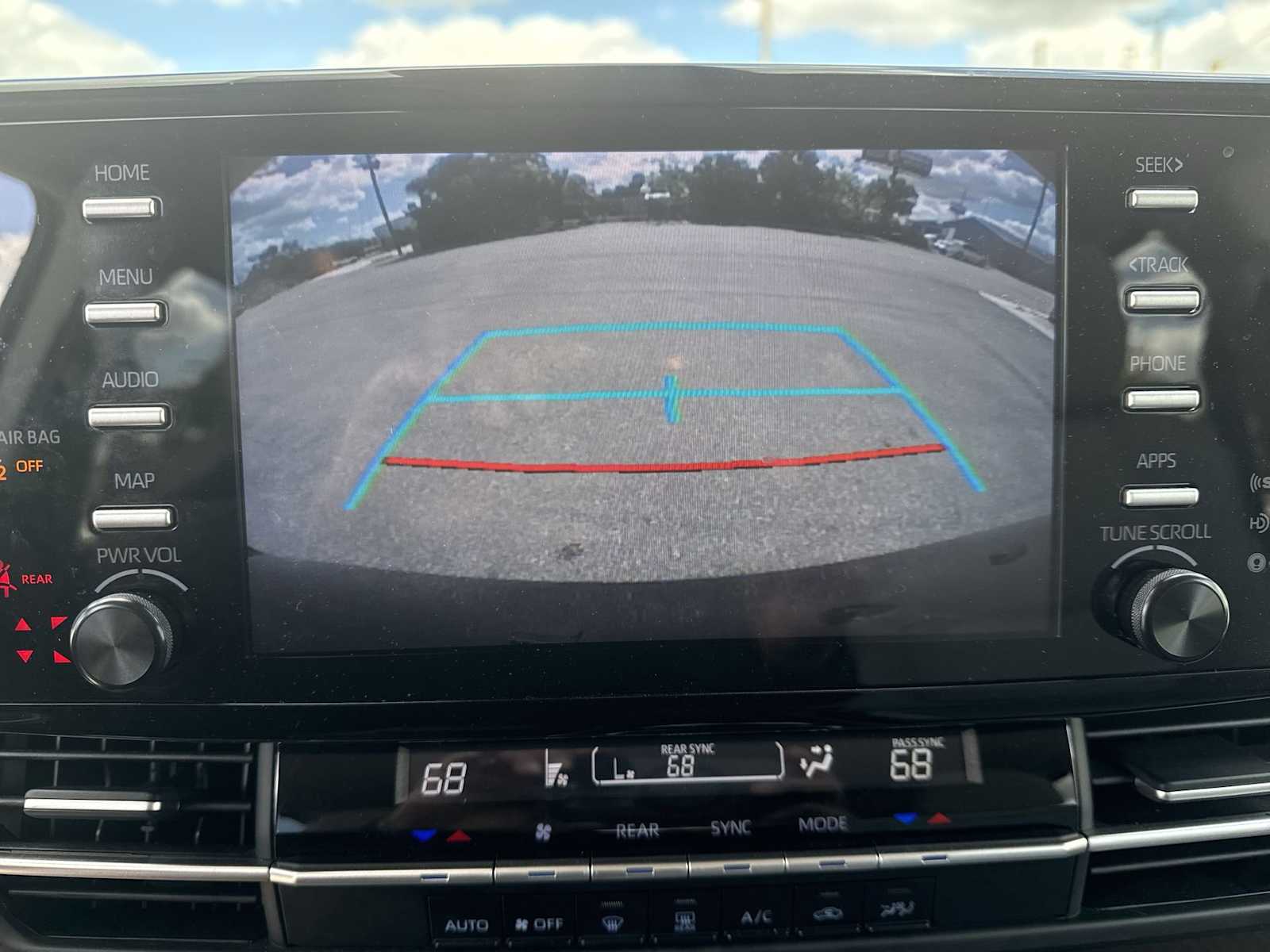 Thumbnail: 2023 Toyota Sienna - 28