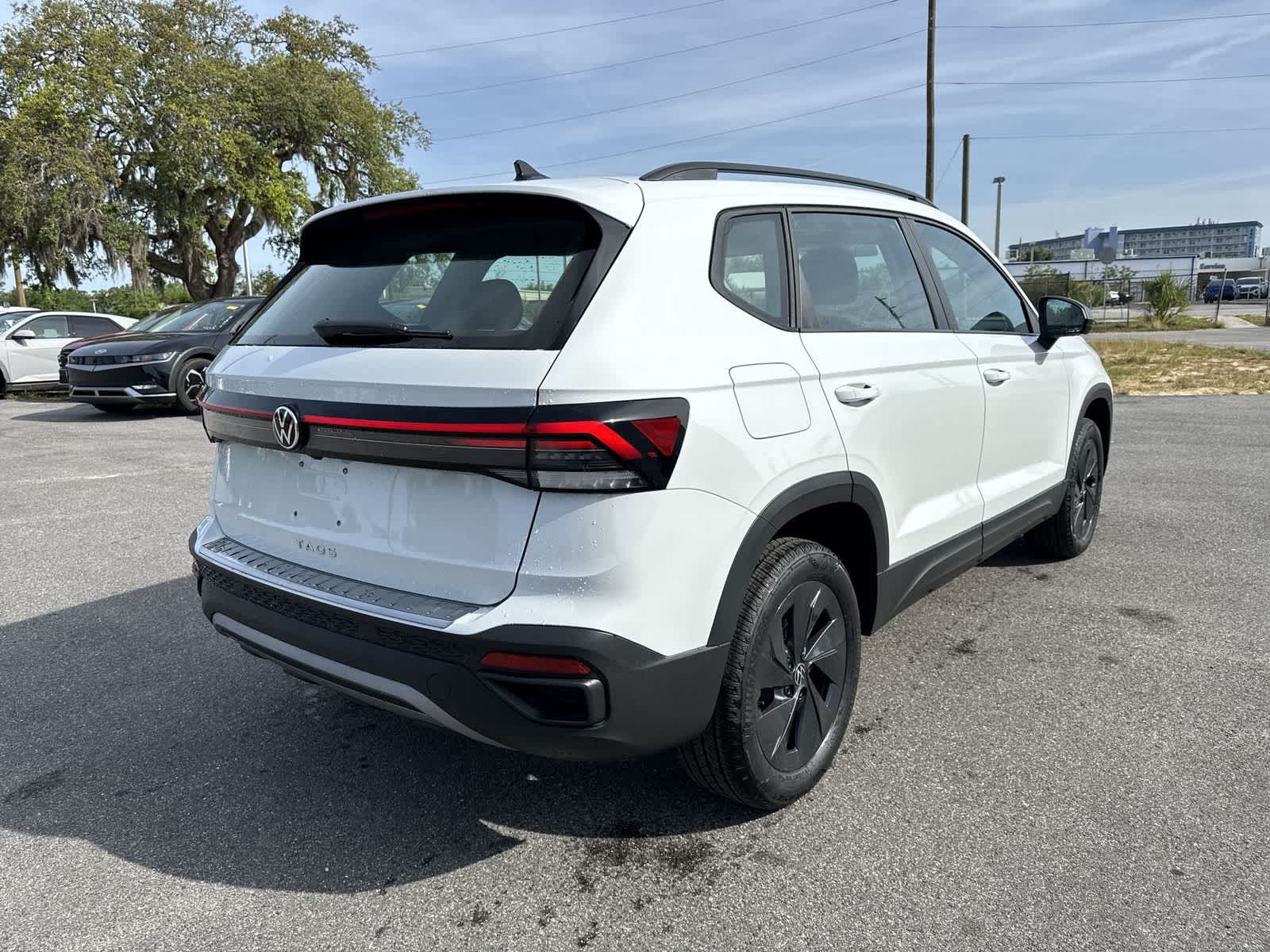 Thumbnail: 2026 Volkswagen Taos - 6