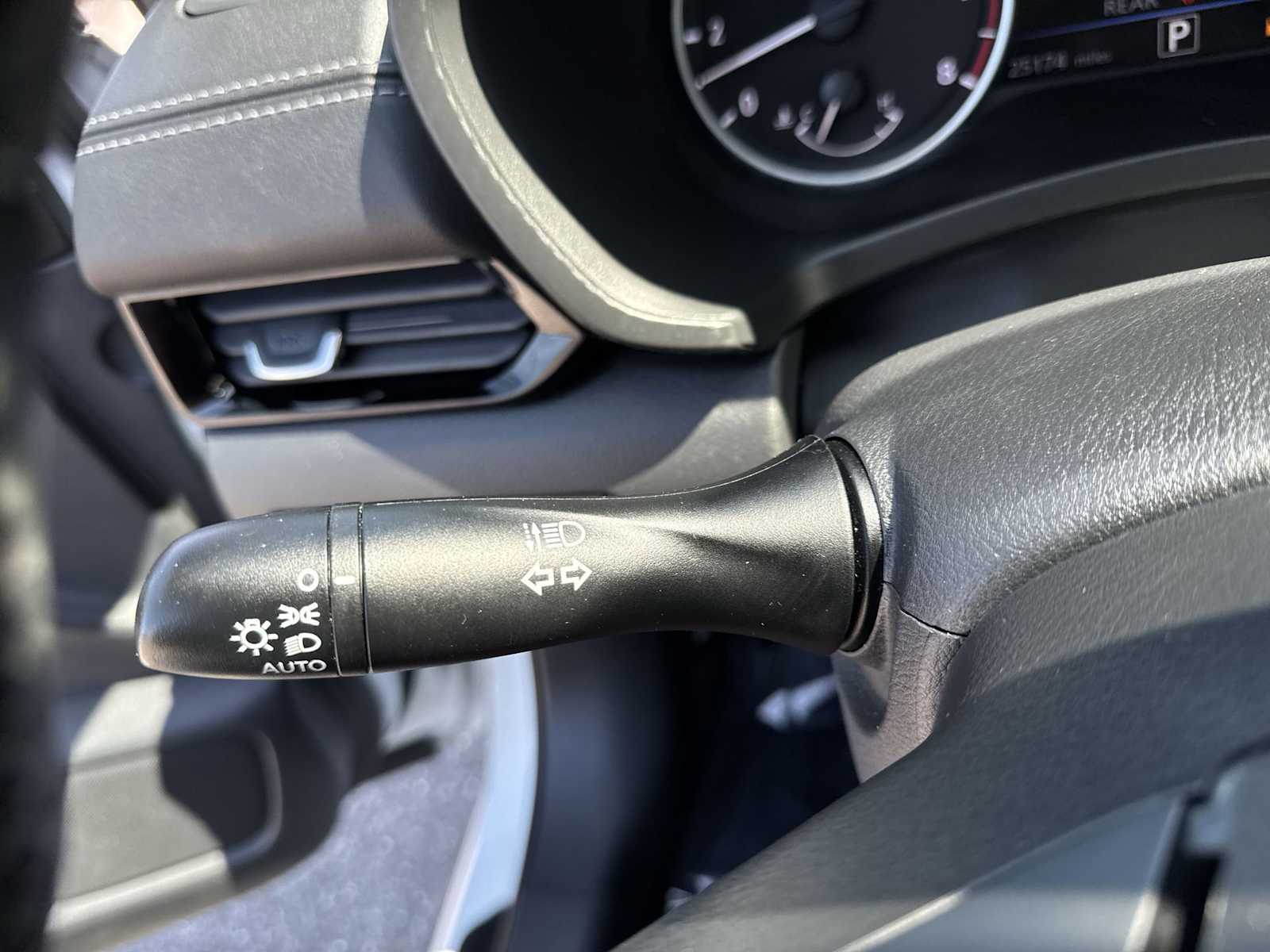 Thumbnail: 2021 Nissan Sentra - 25