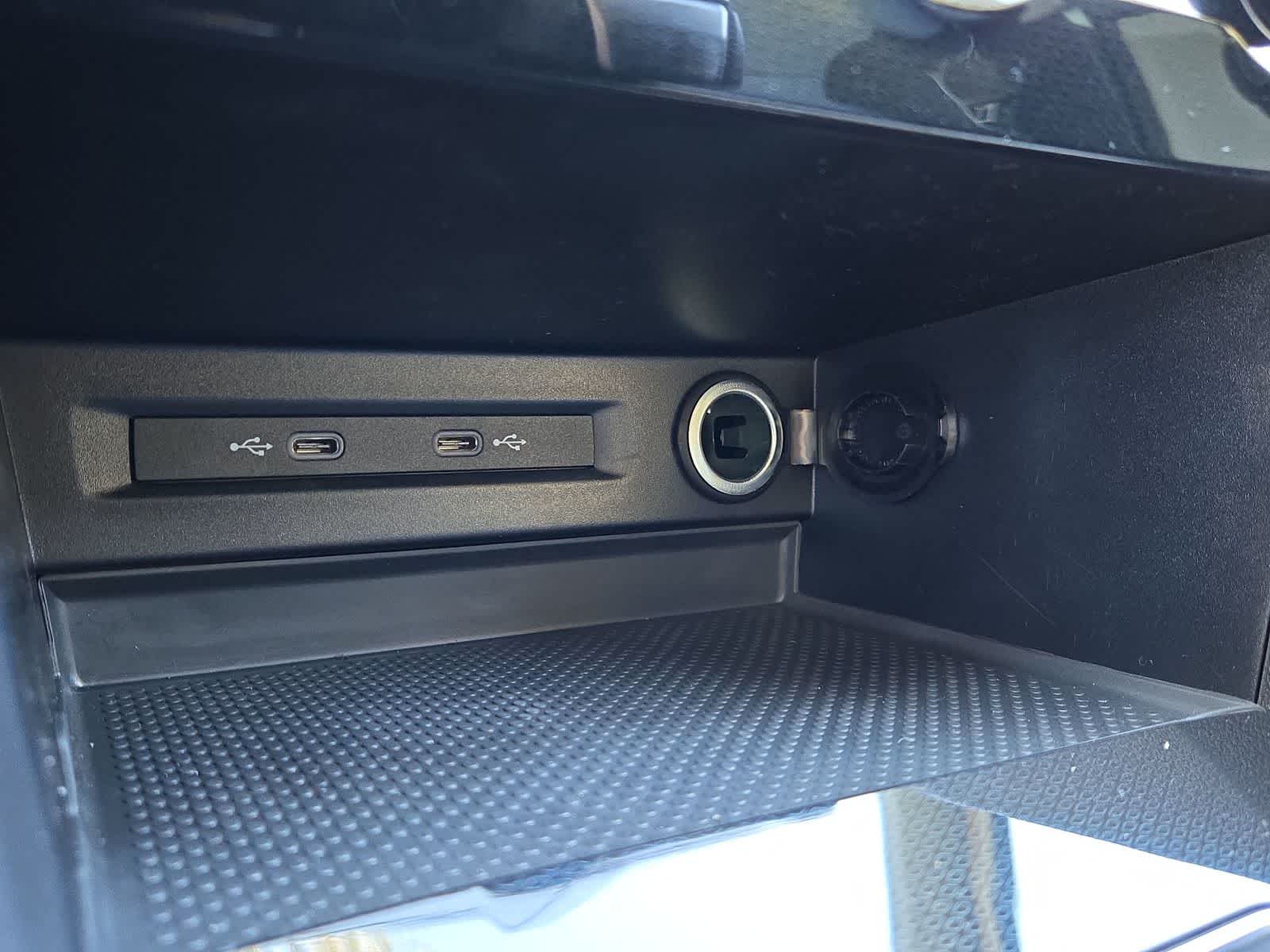 Thumbnail: 2025 Volkswagen Taos - 30