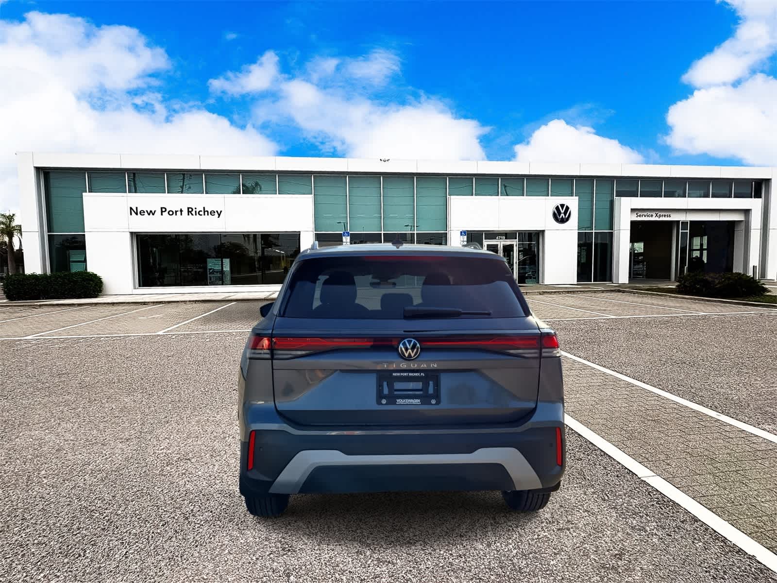 Thumbnail: 2025 Volkswagen Tiguan - 7