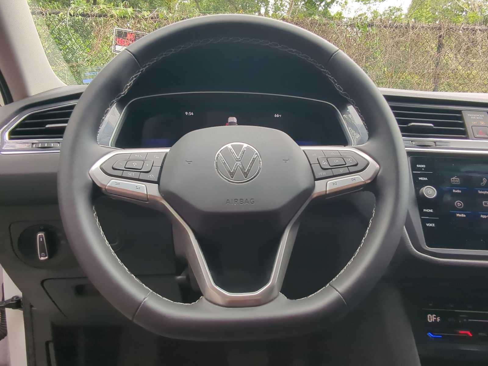 Thumbnail: 2023 Volkswagen Tiguan - 21