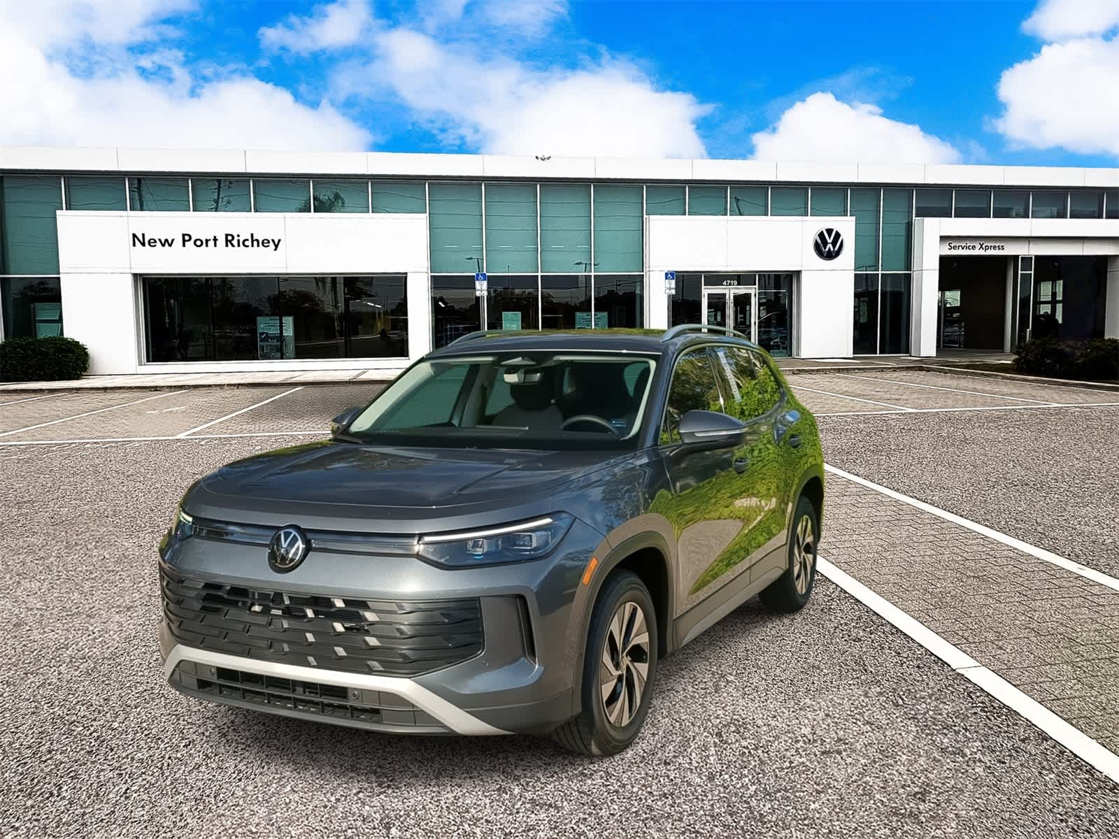 Thumbnail: 2025 Volkswagen Tiguan - 4