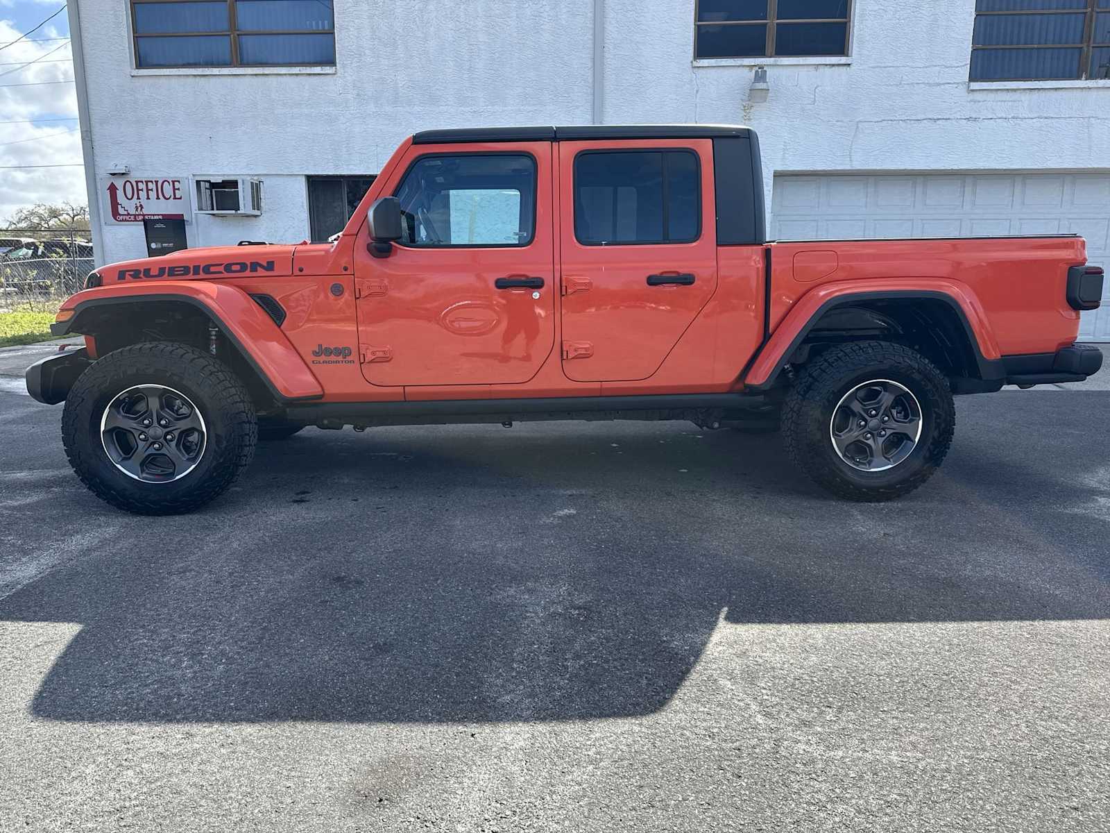Thumbnail: 2020 Jeep Gladiator - 3