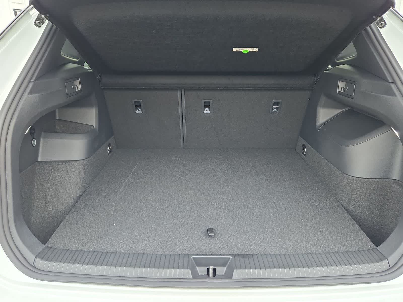 Thumbnail: 2025 Volkswagen Tiguan - 35