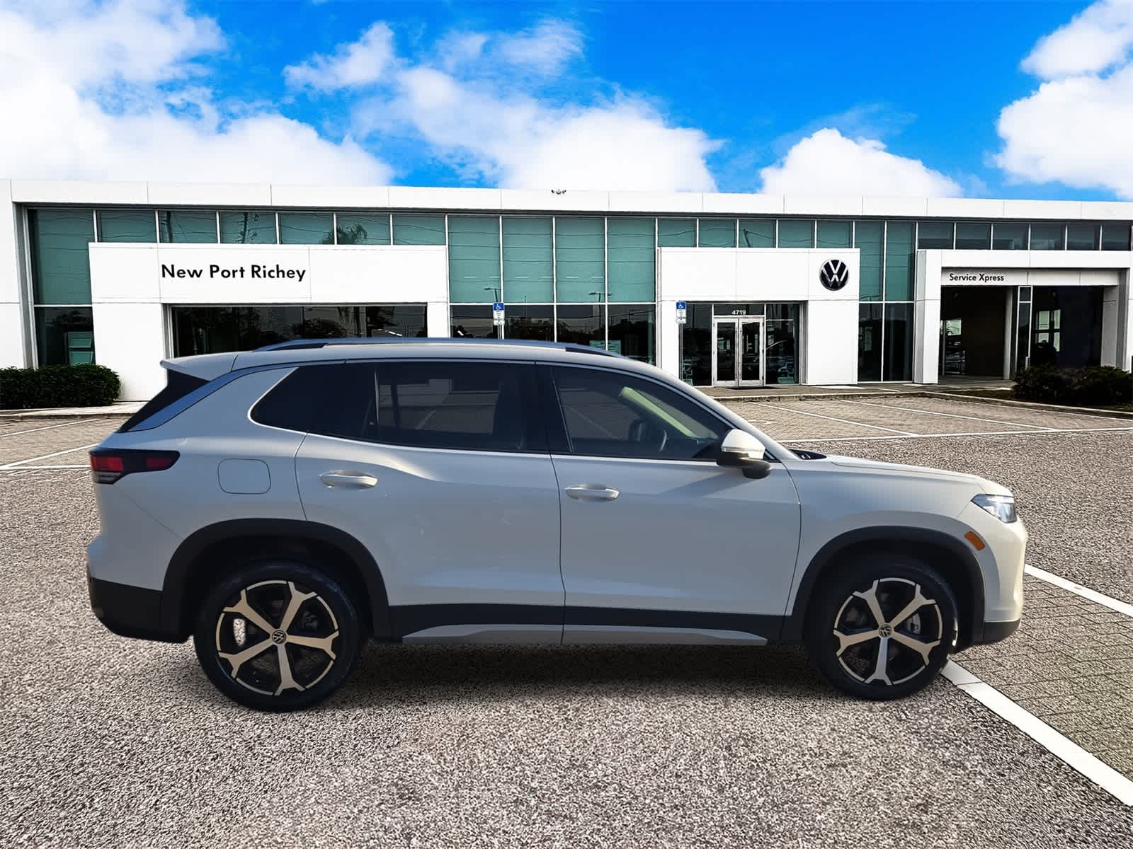 Thumbnail: 2026 Volkswagen Tiguan - 9