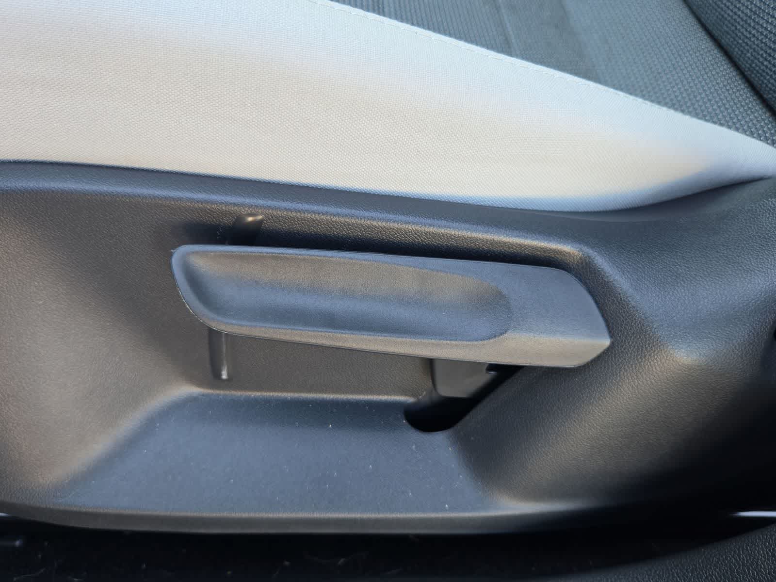 Thumbnail: 2025 Volkswagen Taos - 17