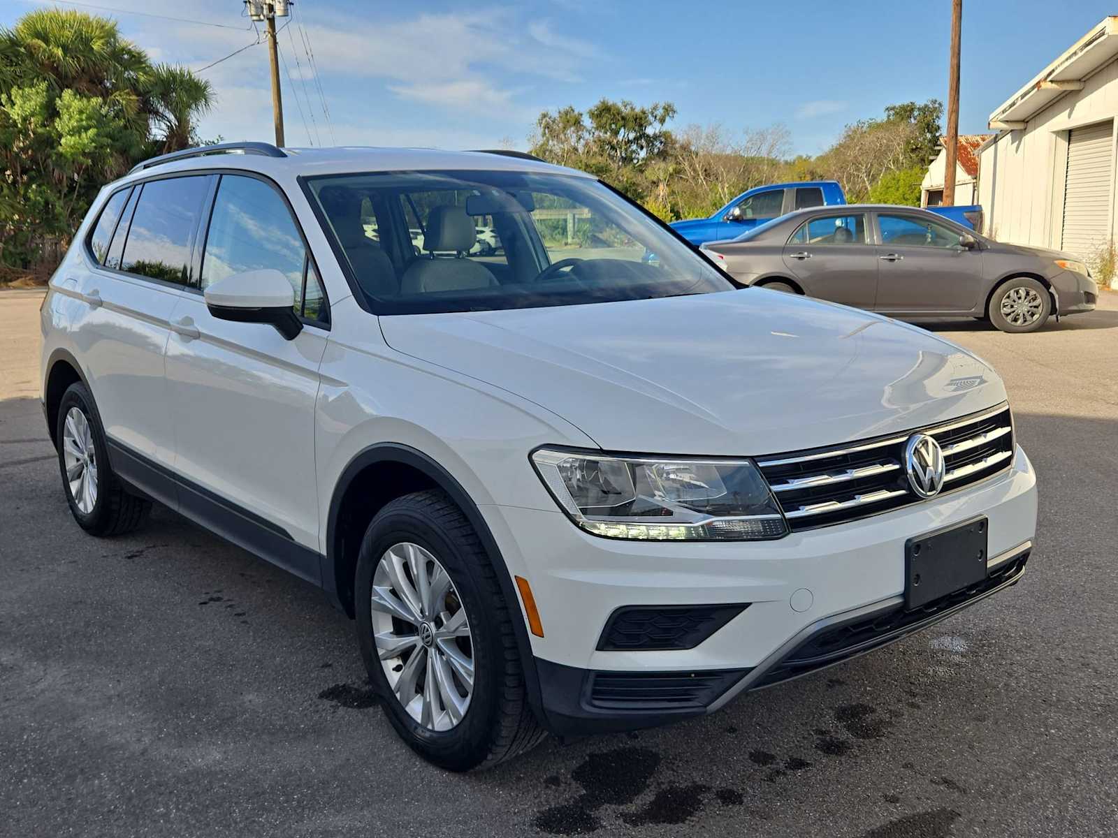 Thumbnail: 2018 Volkswagen Tiguan - 16