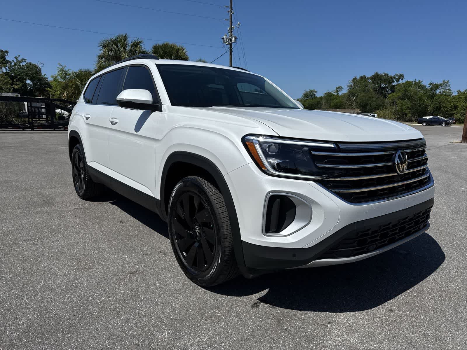 Thumbnail: 2026 Volkswagen Atlas - 16