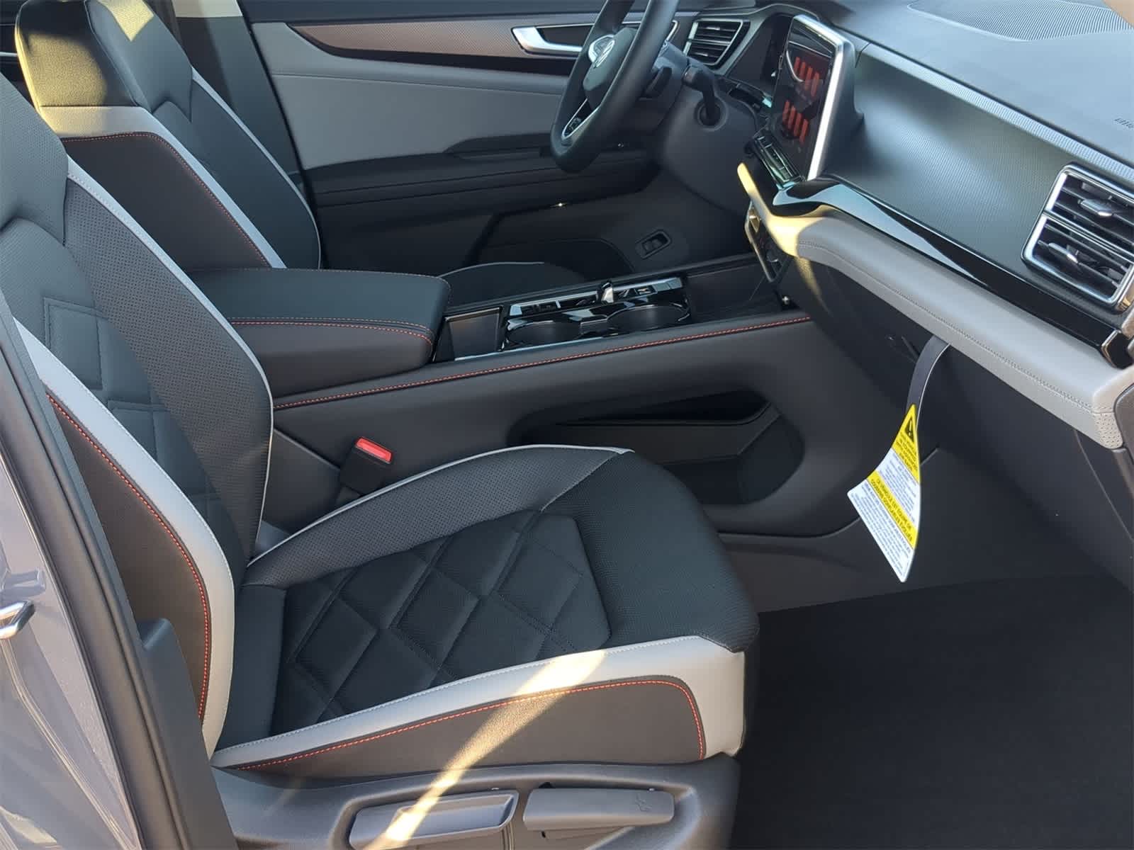 Thumbnail: 2025 Volkswagen Atlas - 24