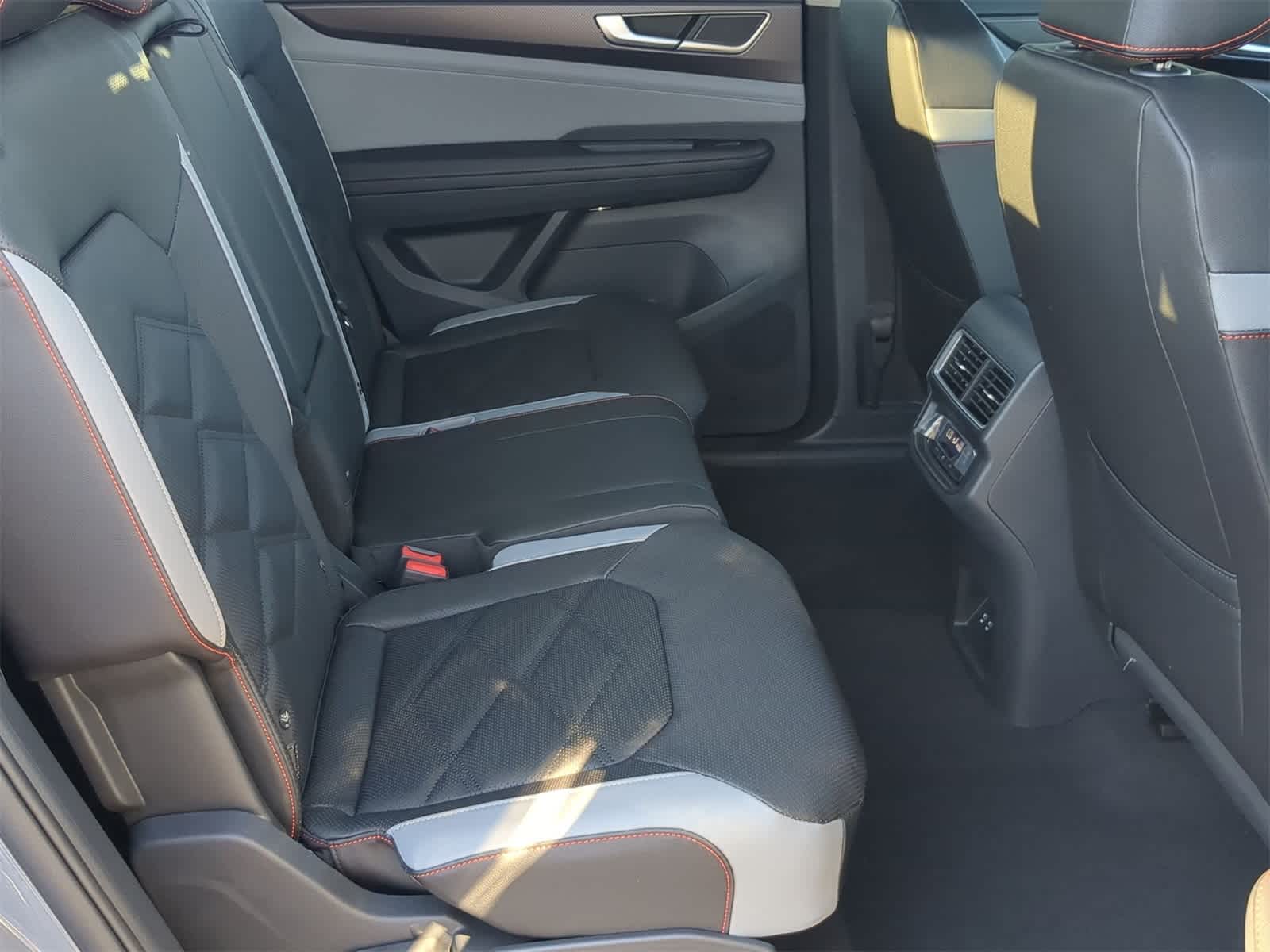 Thumbnail: 2025 Volkswagen Atlas - 22