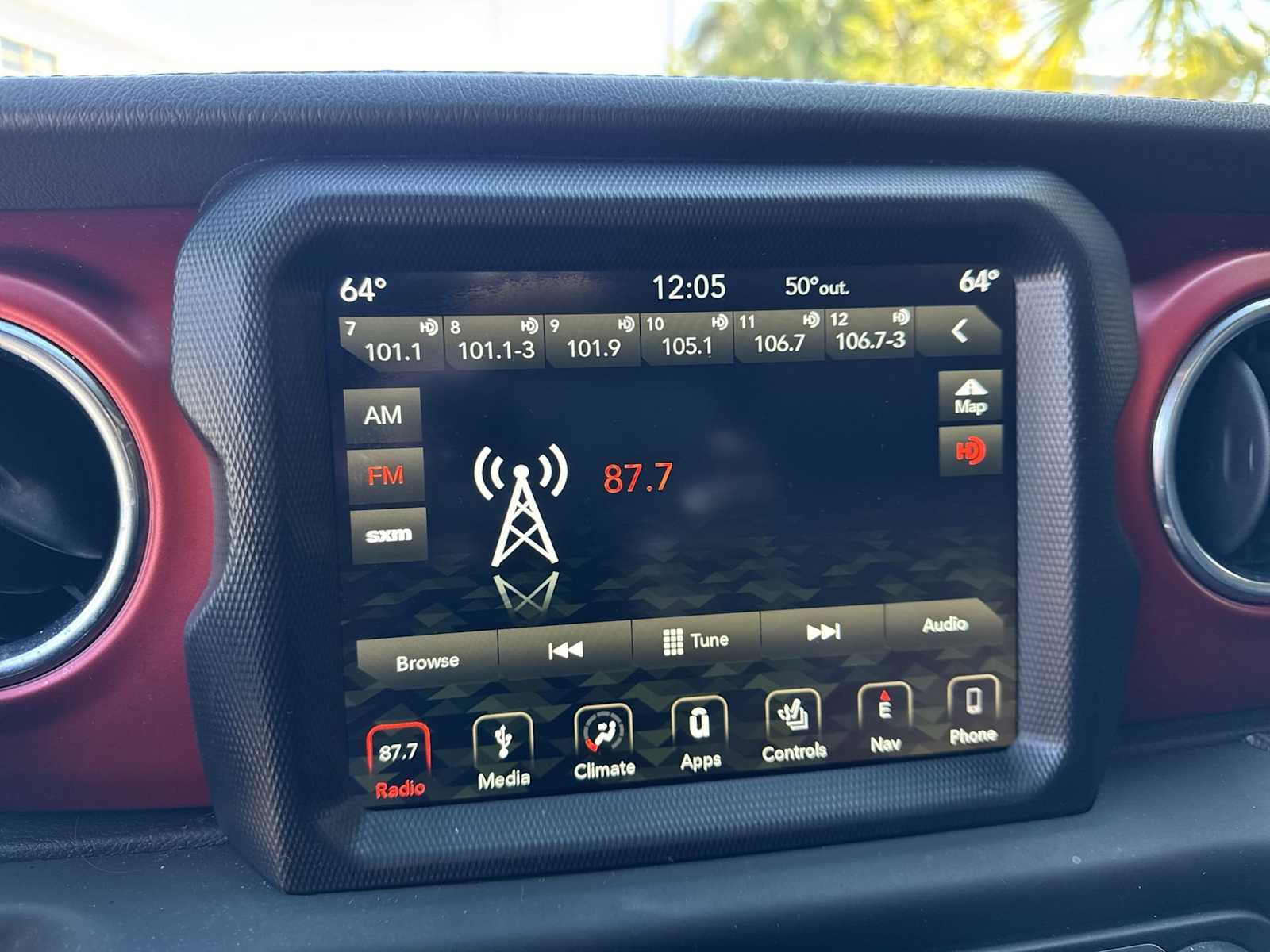 Thumbnail: 2019 Jeep Wrangler - 27